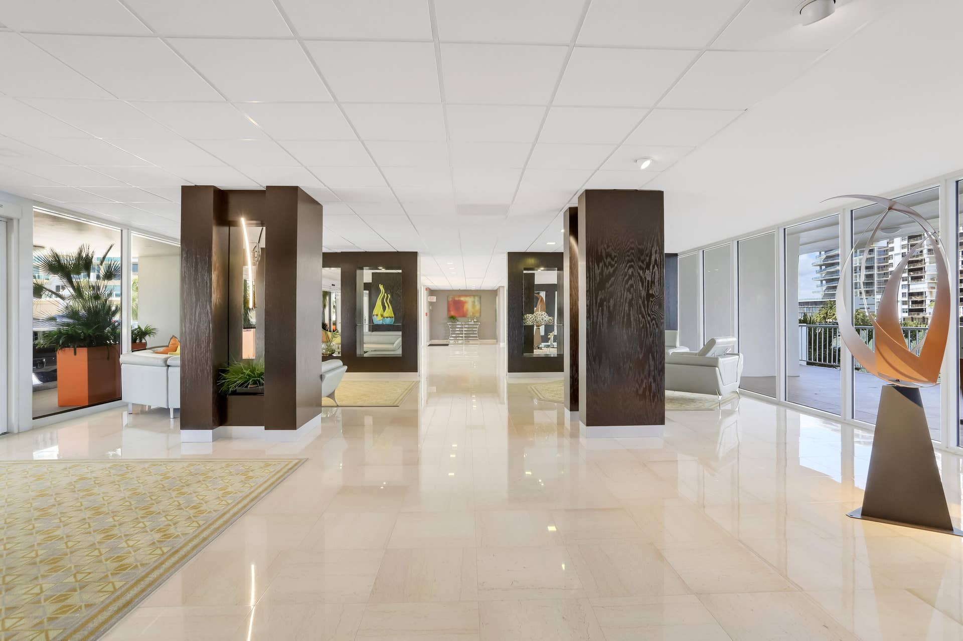 2800 E Sunrise Boulevard, #4c, Fort Lauderdale, FL 33304 Lobby