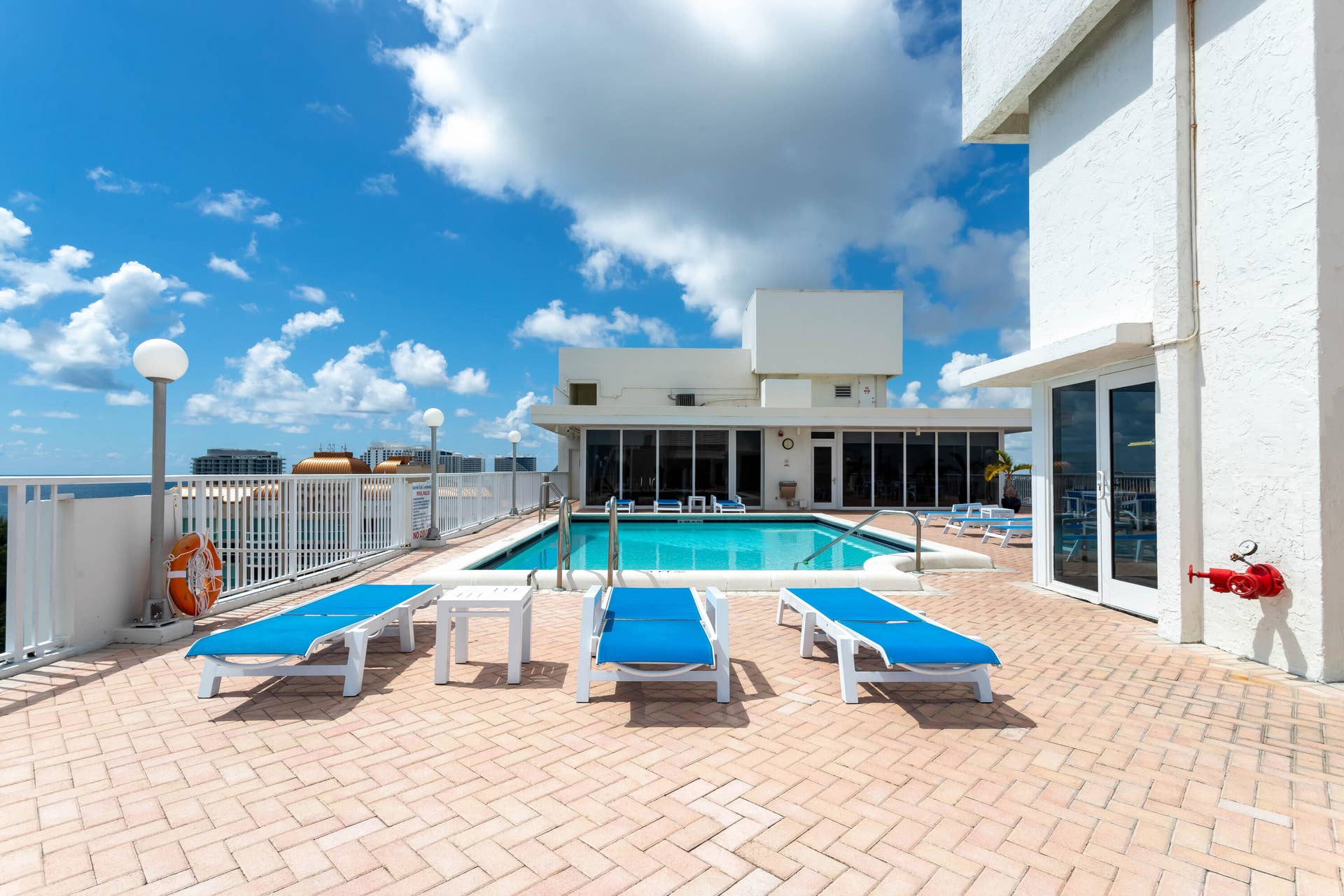 2800 E Sunrise Boulevard, #4c, Fort Lauderdale, FL 33304 Pool Deck