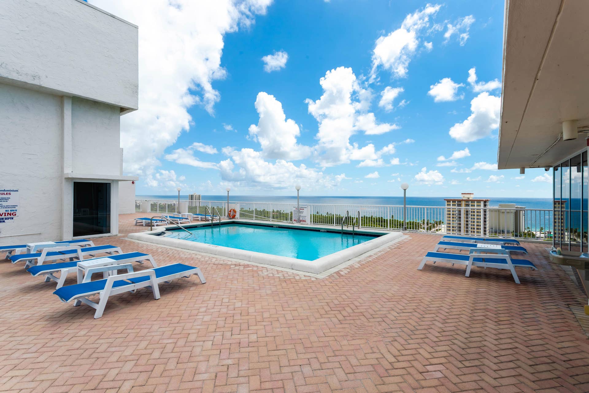 2800 E Sunrise Boulevard, #4c, Fort Lauderdale, FL 33304 Pool Deck