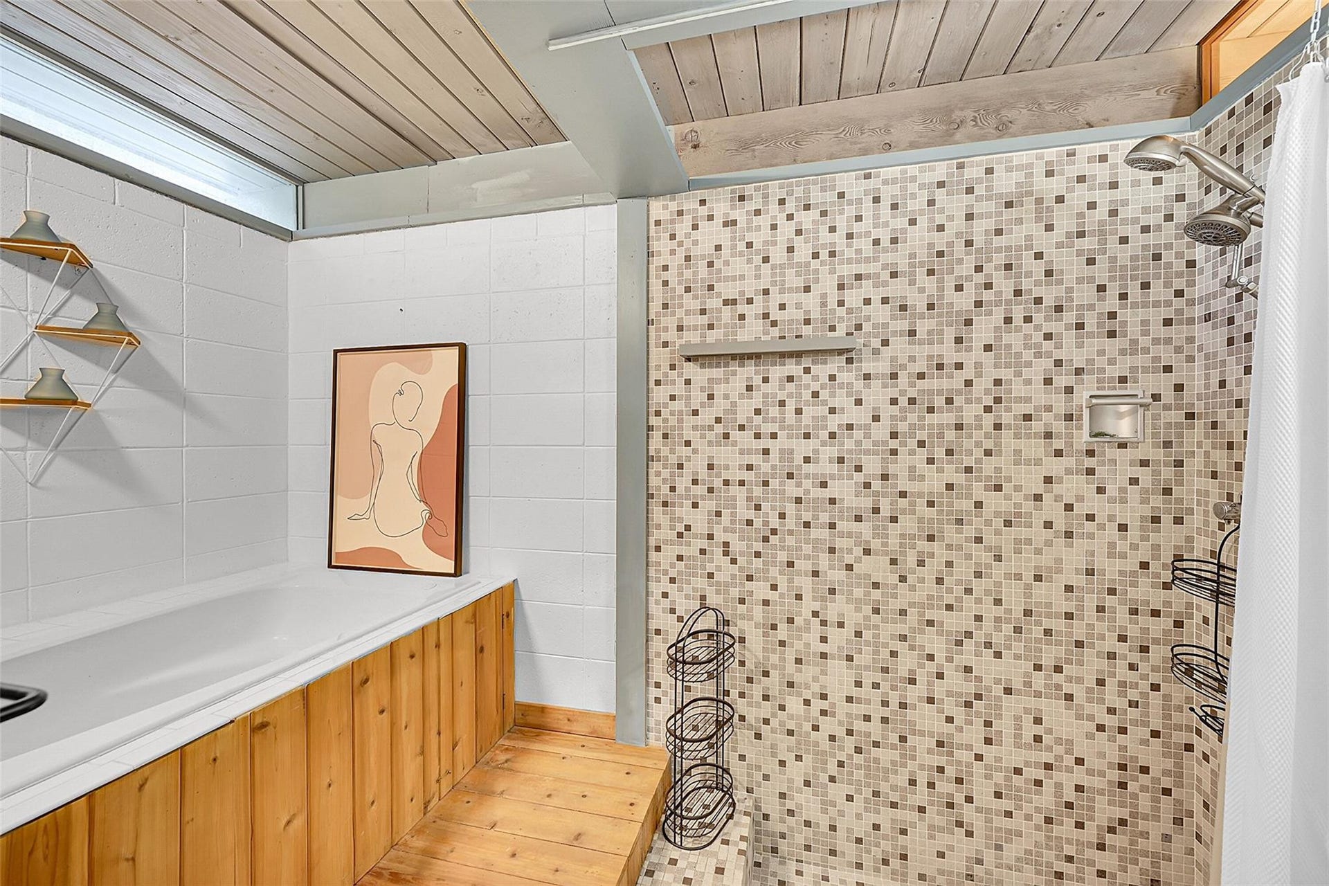 234 Pine Avenue, Lauderdale By The Sea, Lauderdale By The Sea, FL 33308 Primary bathroom with jacuzzi