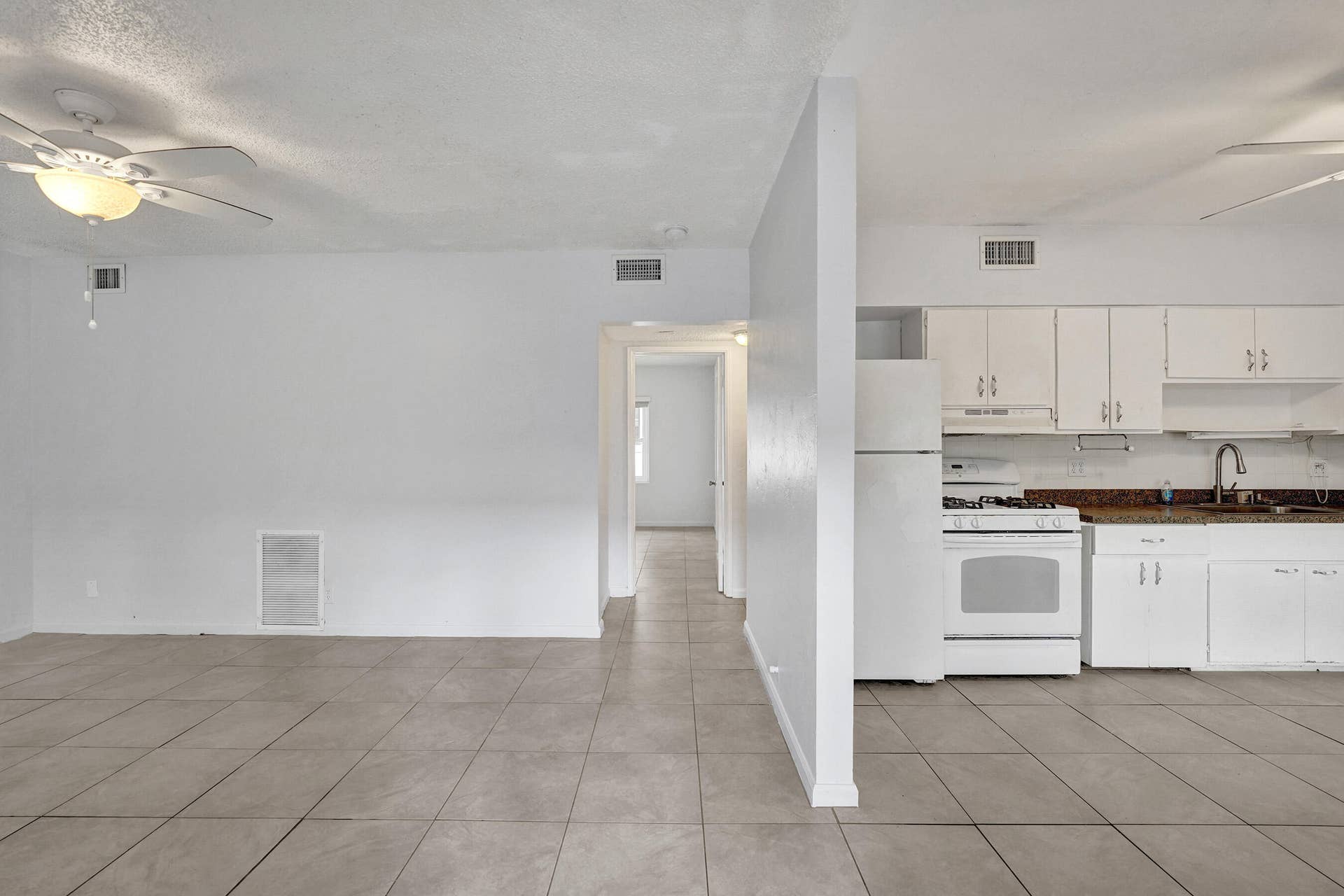 816 SE 12th Street, Fort Lauderdale, FL 33316 DSC02090