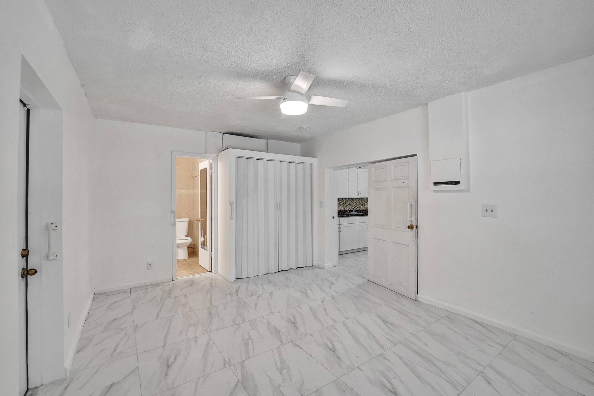 816 SE 12th Street, Fort Lauderdale, FL 33316 DSC02237