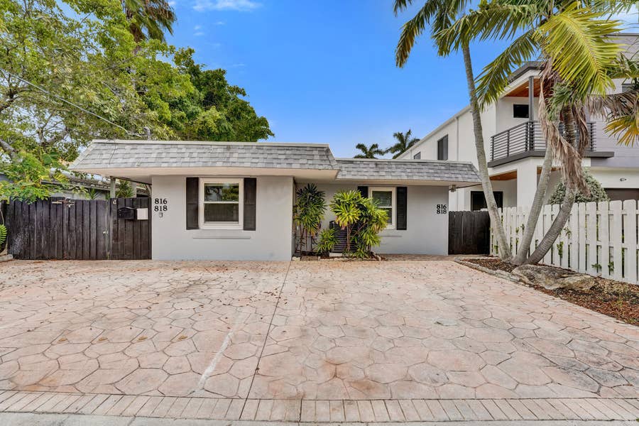 Property photo for 816 SE 12th Street, Fort Lauderdale, FL