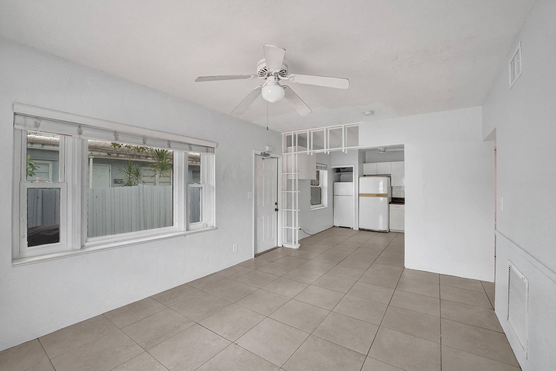 816 SE 12th Street, Fort Lauderdale, FL 33316 DSC02003