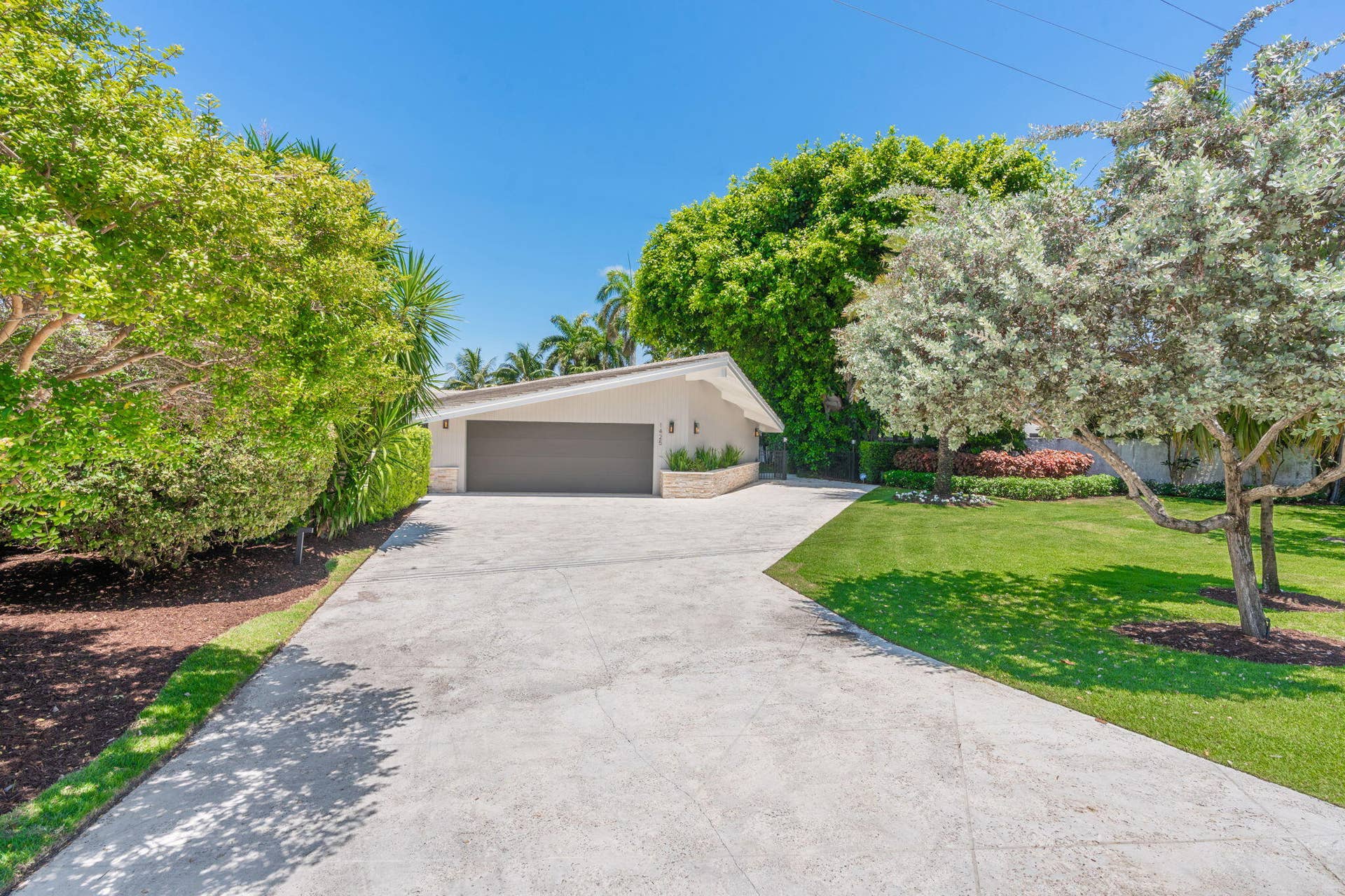 1425 Middle River Drive, Fort Lauderdale, FL 33304 3-web-or-mls-1425 Middle River Dr Fort L