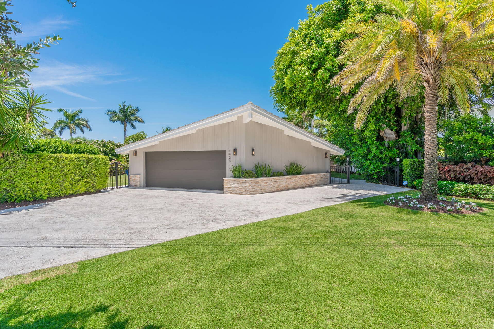 1425 Middle River Drive, Fort Lauderdale, FL 33304 4-web-or-mls-1425 Middle River Dr Fort L