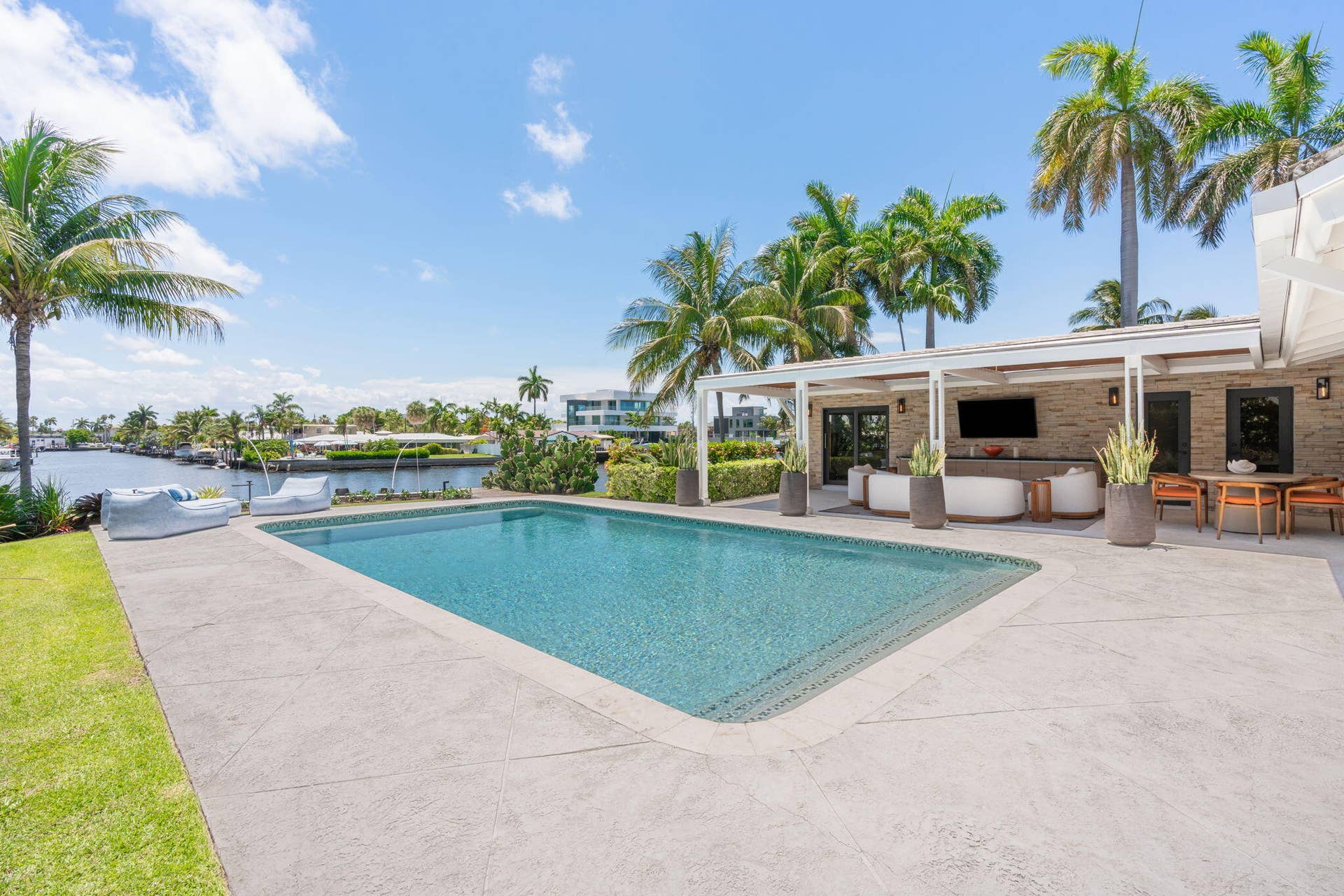 1425 Middle River Drive, Fort Lauderdale, FL 33304 60-web-or-mls-1425 Middle River Dr Fort