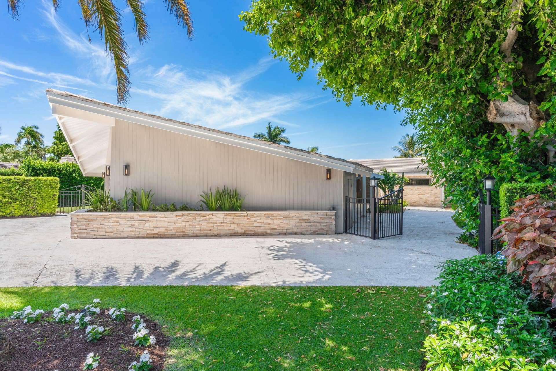 1425 Middle River Drive, Fort Lauderdale, FL 33304 6-web-or-mls-1425 Middle River Dr Fort L