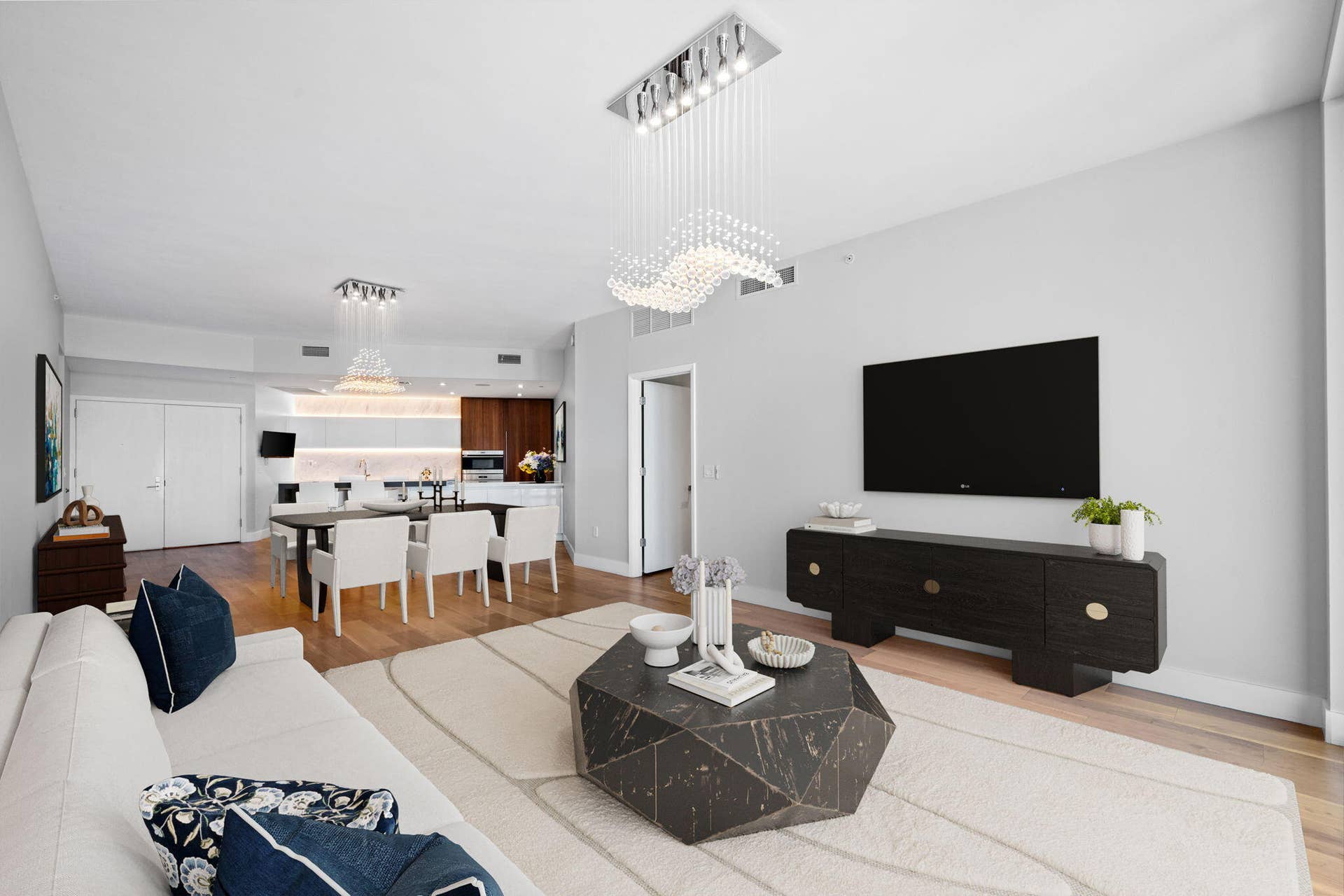 701 N Fort Lauderdale Beach Boulevard, #1103, Fort Lauderdale, FL 33304 Virtually Staged