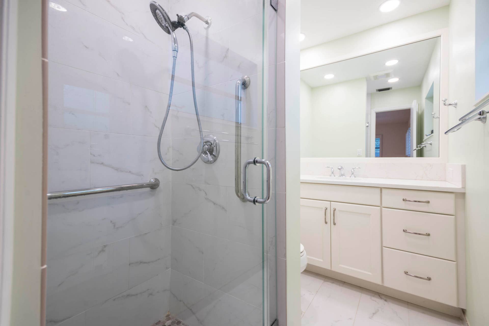 18020 Palm Point Drive, Jupiter, FL 33458 Primary Bath