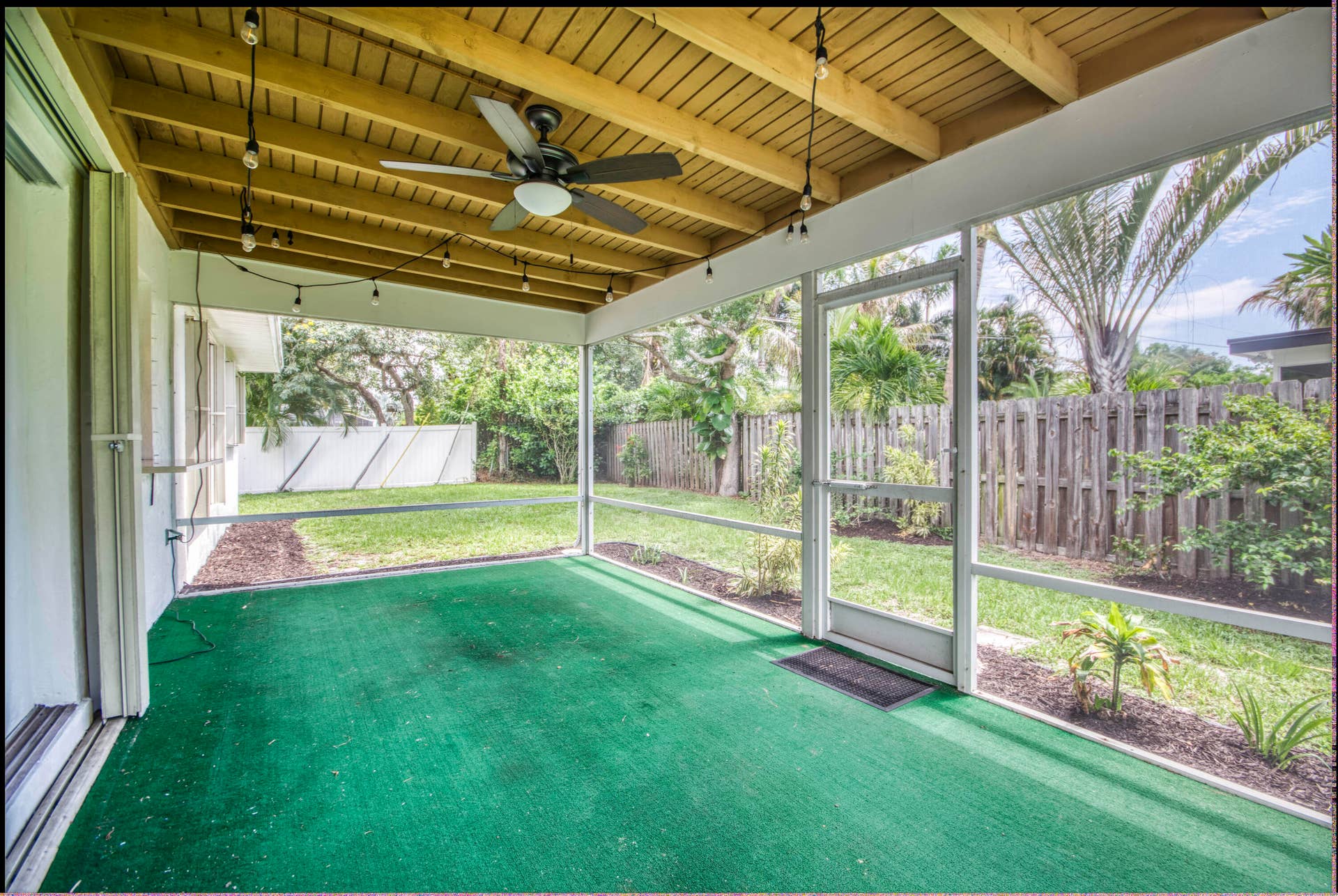18020 Palm Point Drive, Jupiter, FL 33458 Screen-Enclosed Patio