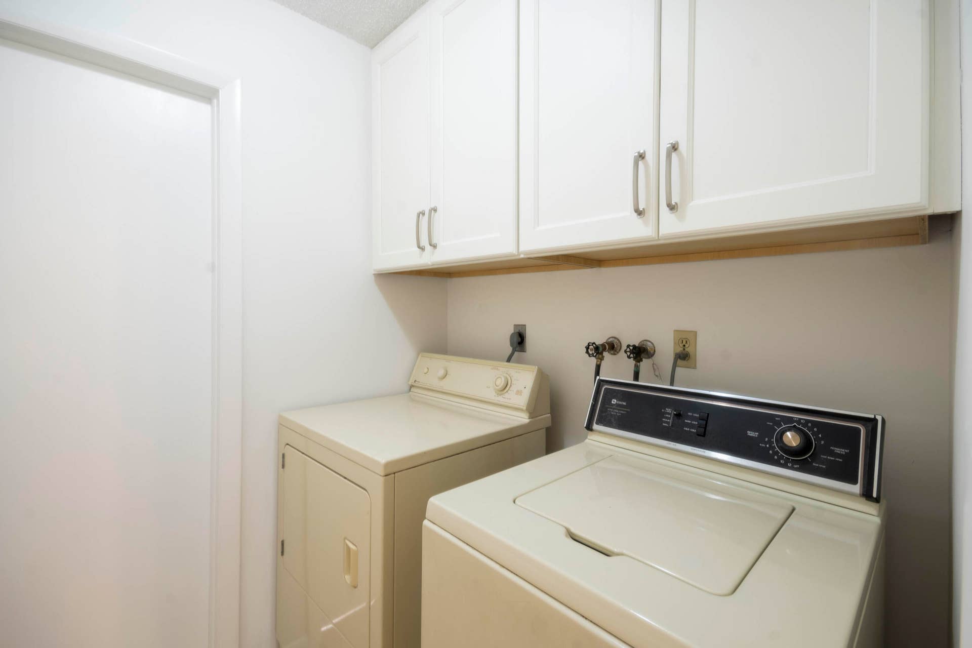 18020 Palm Point Drive, Jupiter, FL 33458 Laundry Room