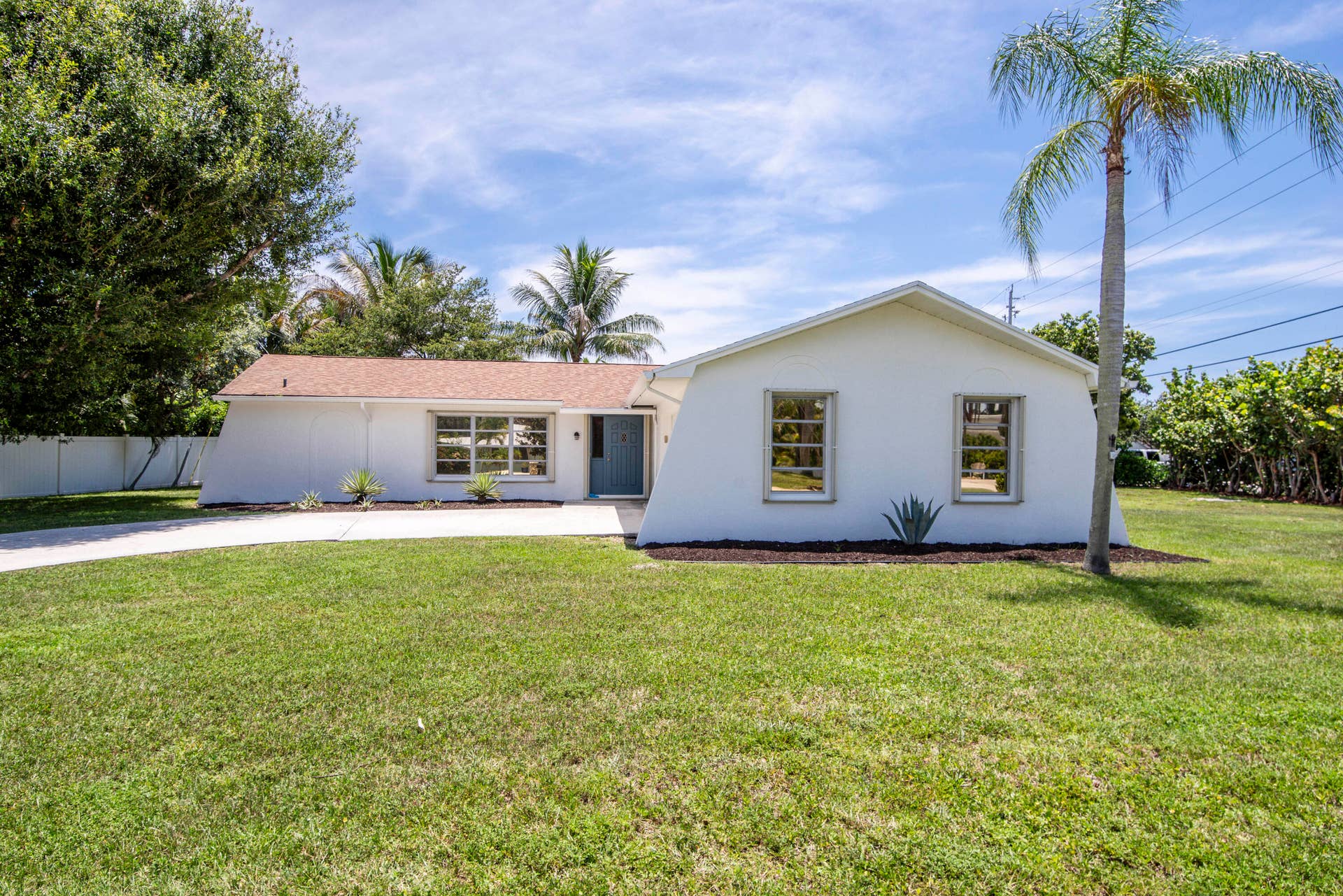 18020 Palm Point Drive, Jupiter, FL 33458 2 Car Garage