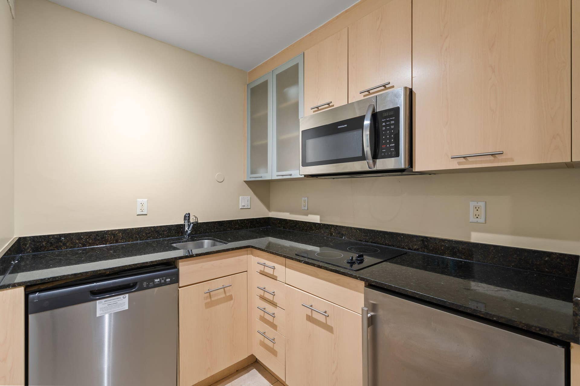 2670 E Sunrise Boulevard, #1201, Fort Lauderdale, FL 33304 3-web-or-mls-2670 E Sunrise Blvd Unit 12