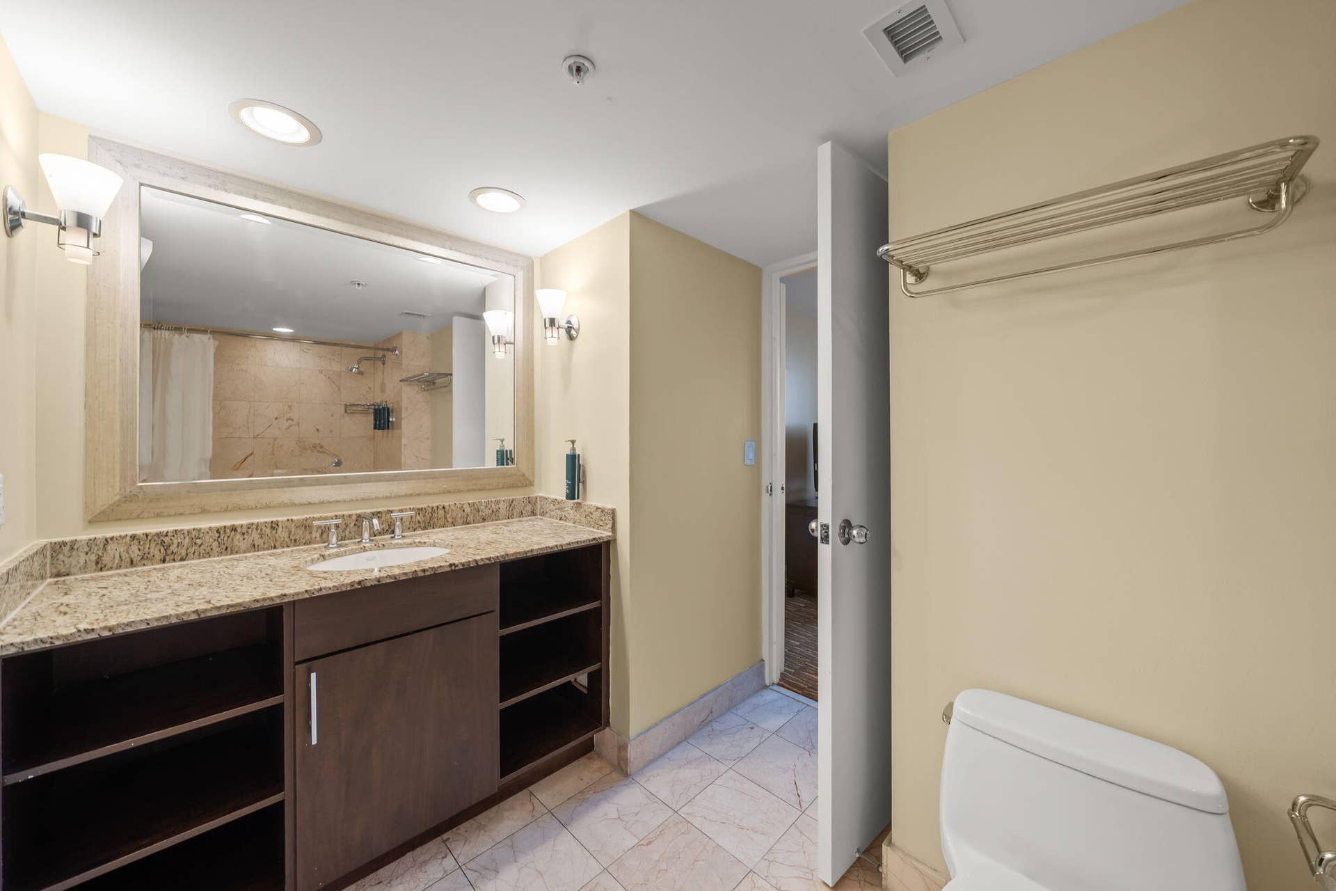 2670 E Sunrise Boulevard, #1201, Fort Lauderdale, FL 33304 15-web-or-mls-2670 E Sunrise Blvd Unit 1