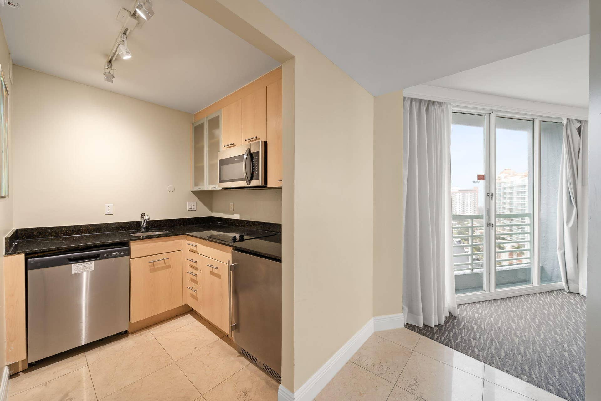 2670 E Sunrise Boulevard, #1201, Fort Lauderdale, FL 33304 2-web-or-mls-2670 E Sunrise Blvd Unit 12