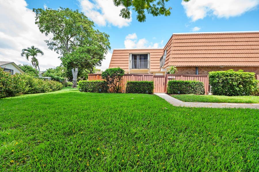 Property photo for 2874 Waterford Drive S, Deerfield Beach, FL