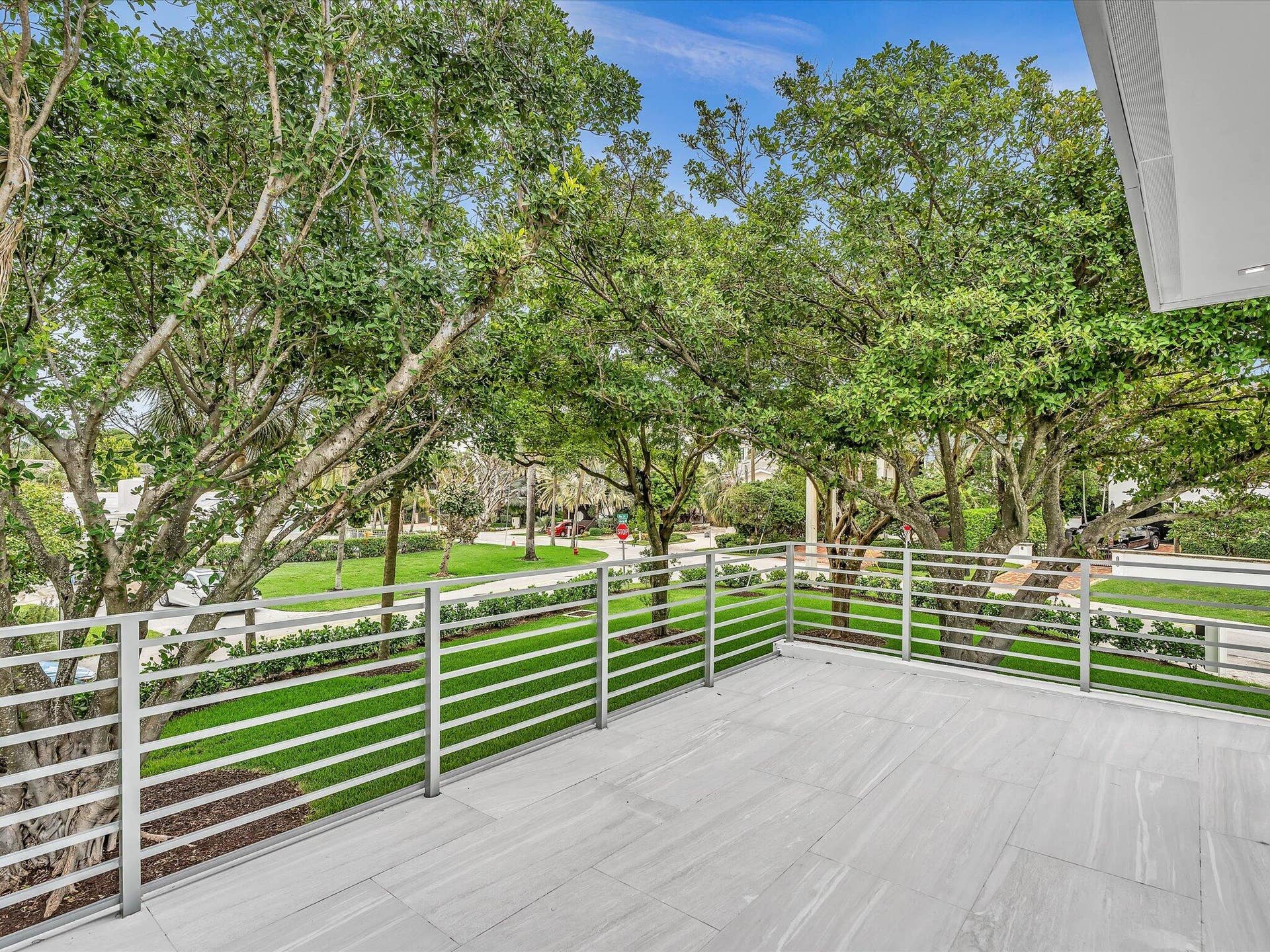 2nd floor balcony overlooking property