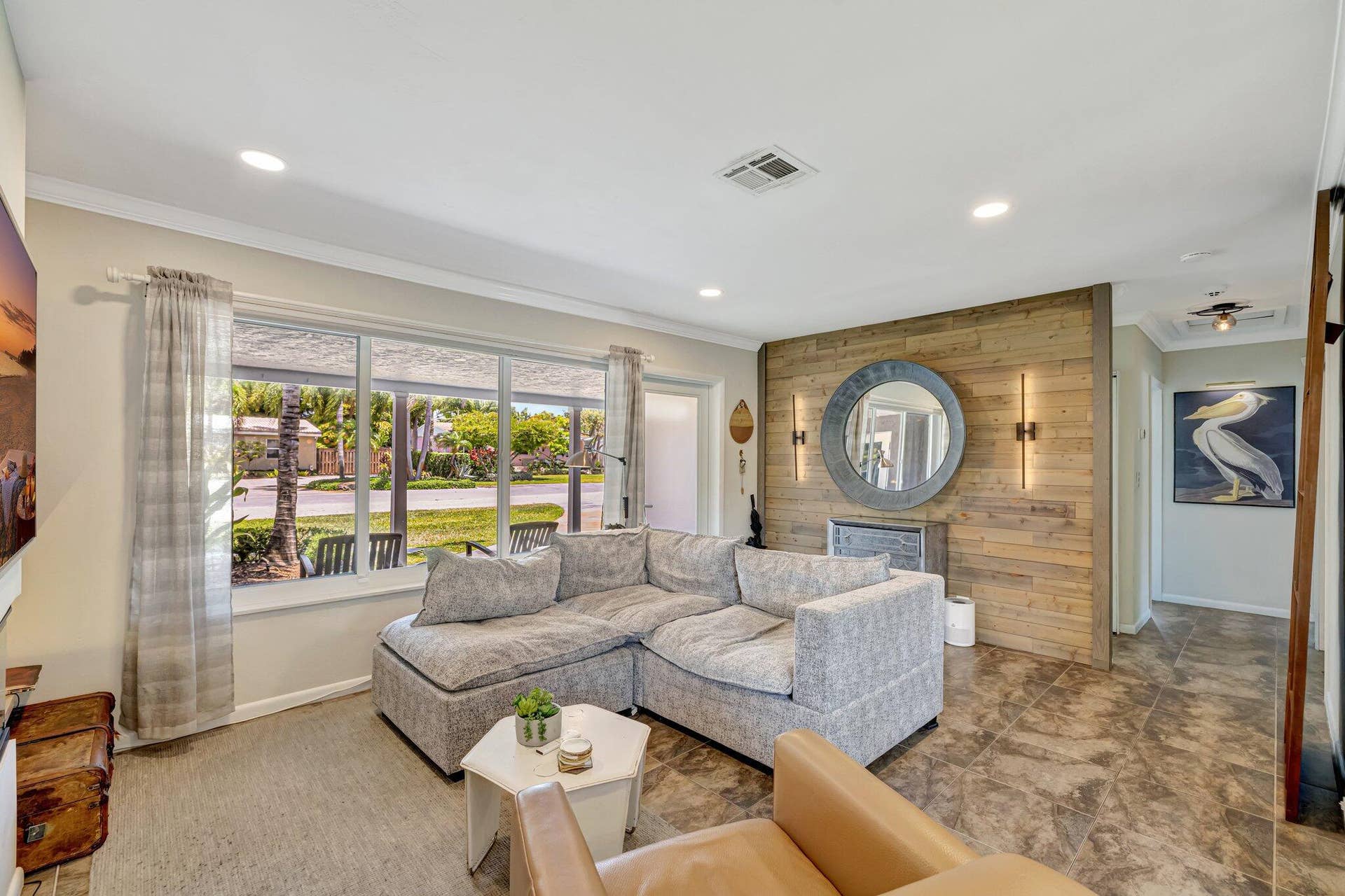LIVING ROOM 6