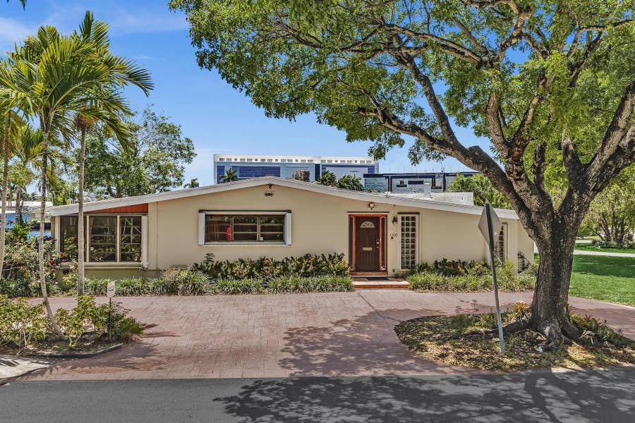 Property photo for 1300 Cordova Road, Fort Lauderdale, FL