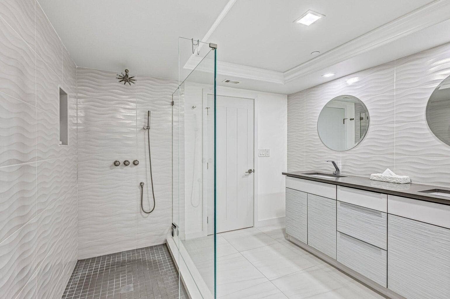 5280 N Ocean Drive, #12f, Riviera Beach, FL 33404 BATH