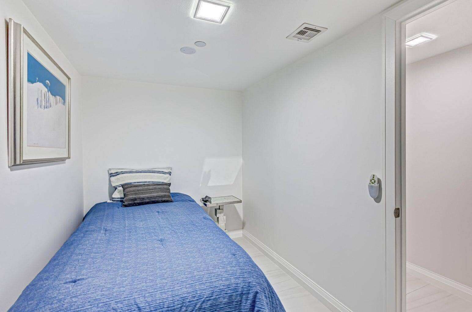 5280 N Ocean Drive, #12f, Riviera Beach, FL 33404 BEDROOM