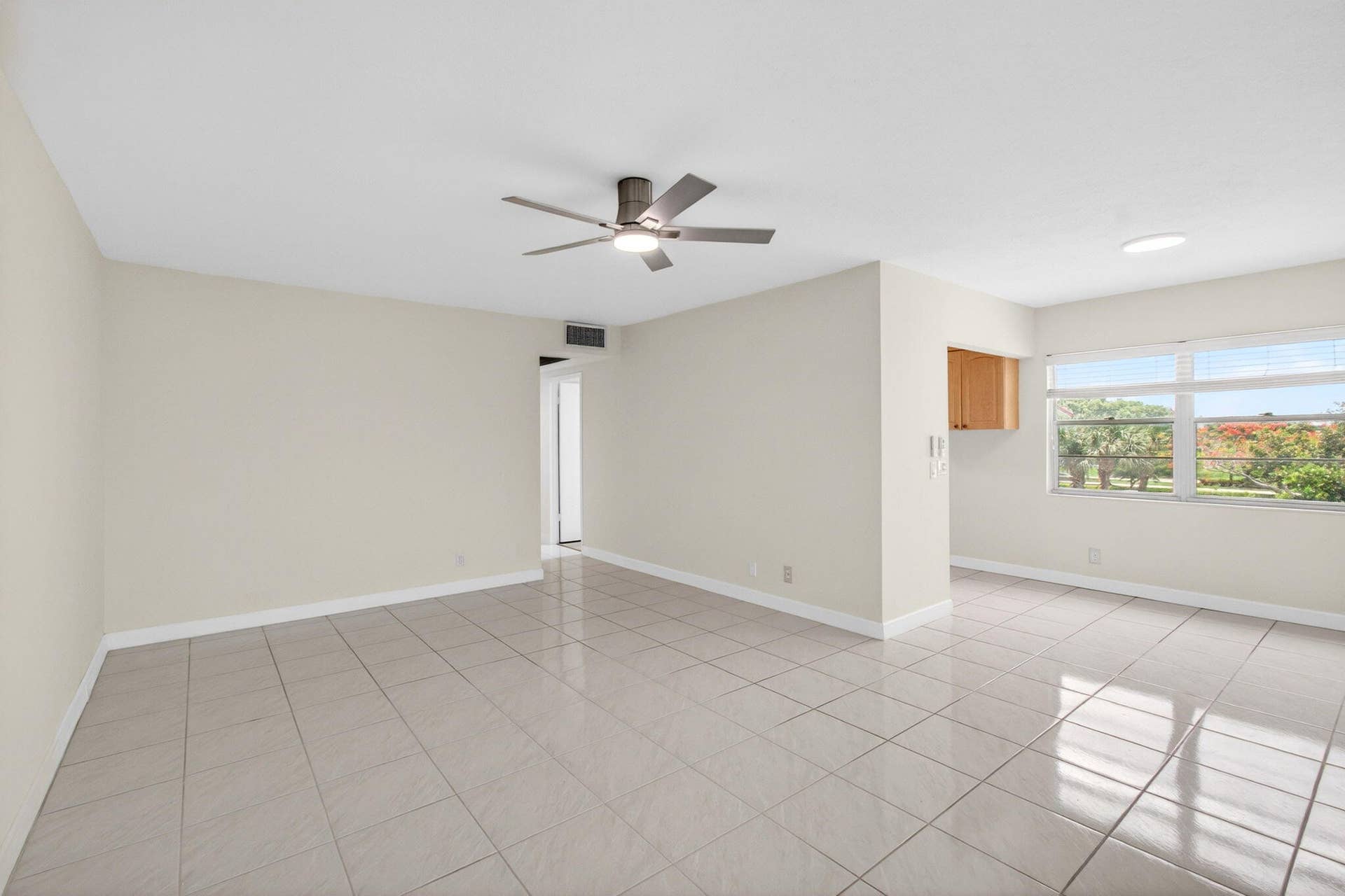 374 Brighton I, #374, Boca Raton, FL 33434 Living Room