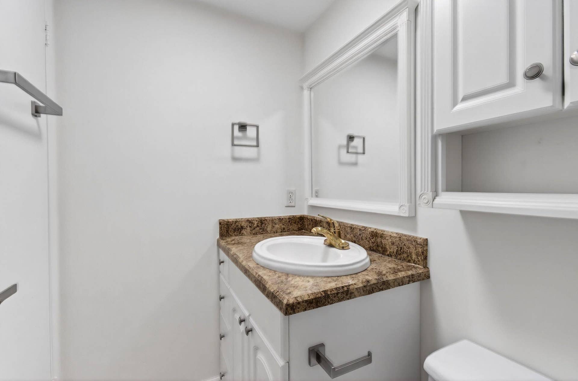 374 Brighton I, #374, Boca Raton, FL 33434 Half Bathroom