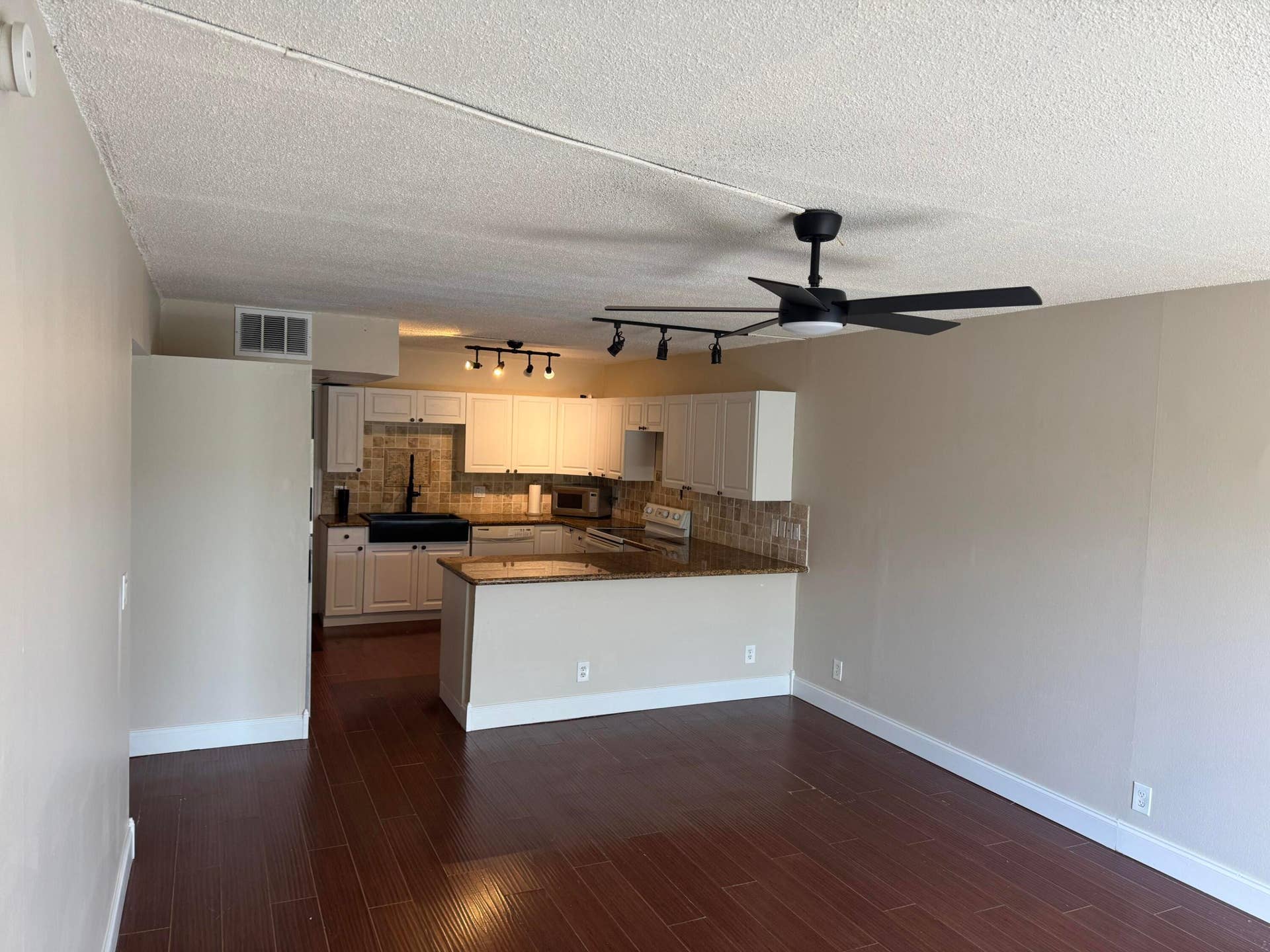 725 Hummingbird Way, #210, North Palm Beach, FL 33408 IMG_7841