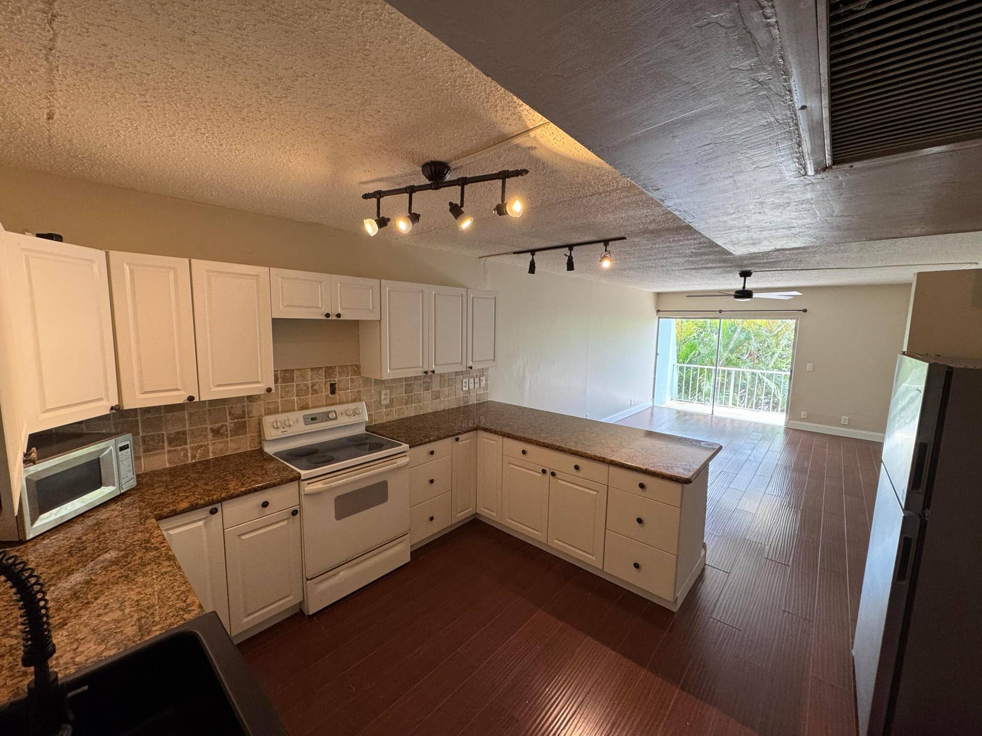 725 Hummingbird Way, #210, North Palm Beach, FL 33408 IMG_7837
