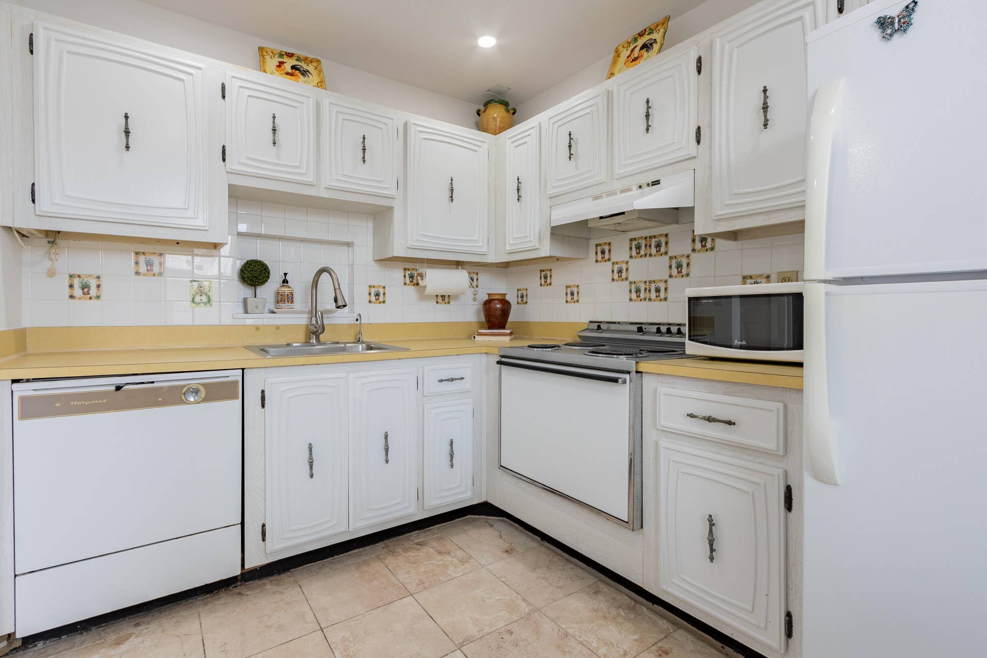 2811 Somerset Drive, #412, Lauderdale Lakes, FL 33311 2