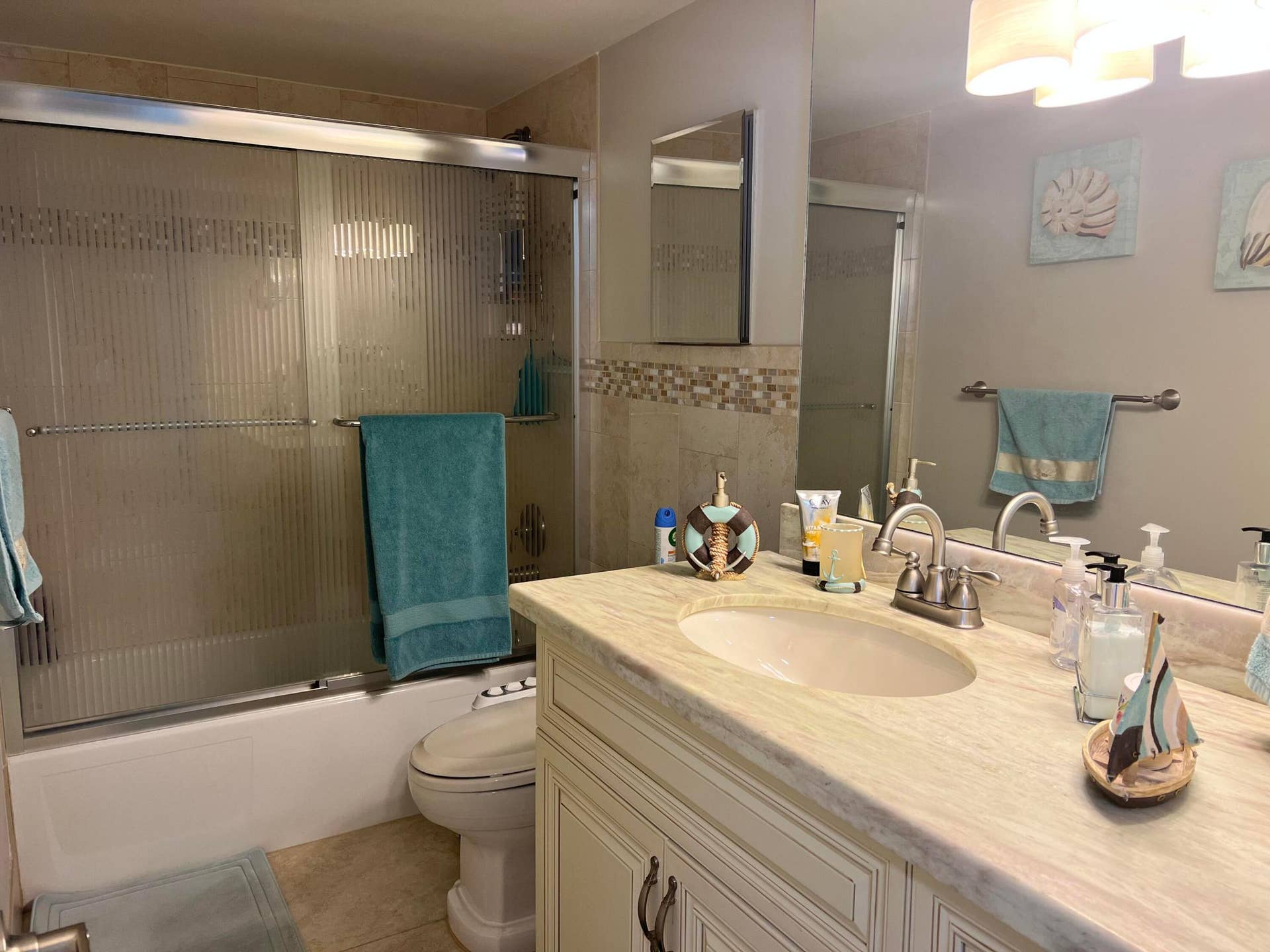 3450 S Ocean Boulevard Boulevard, #701, Palm Beach, Palm Beach, FL 33480 Guest bathroom