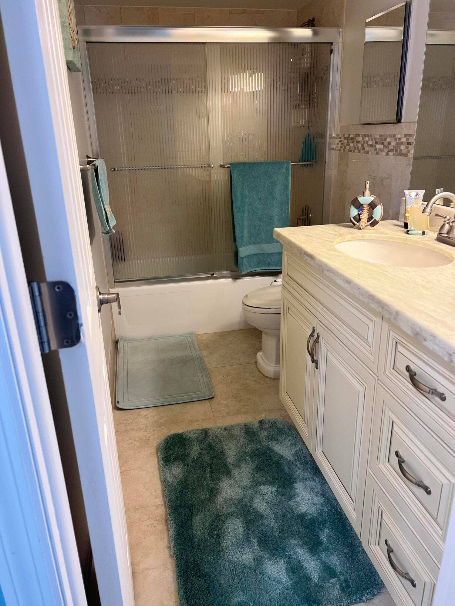 3450 S Ocean Boulevard Boulevard, #701, Palm Beach, Palm Beach, FL 33480 Guest bathroom