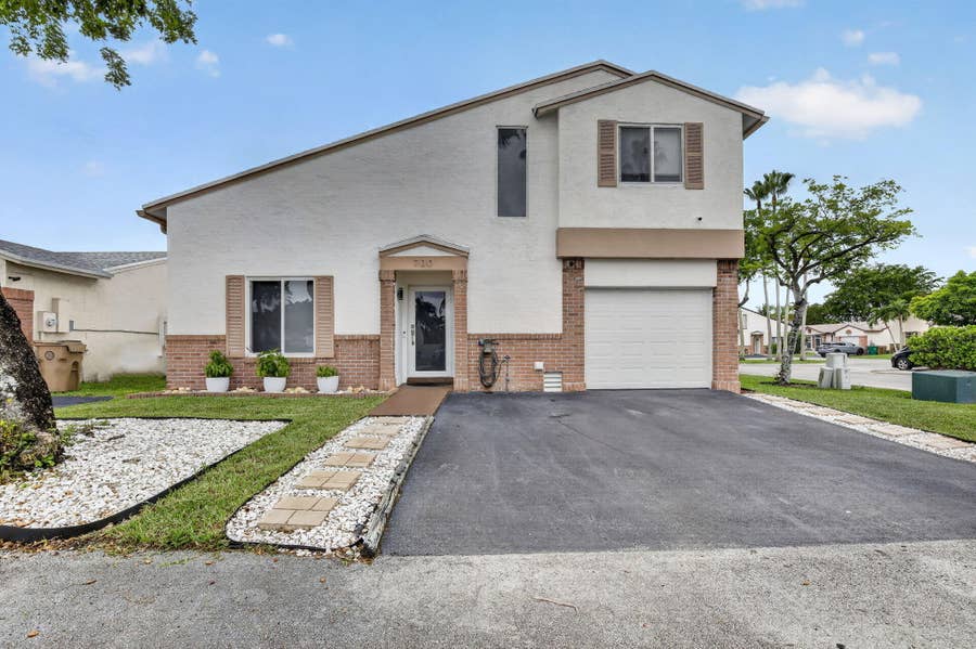 Property photo for 730 Cumberland Terrace, Davie, FL