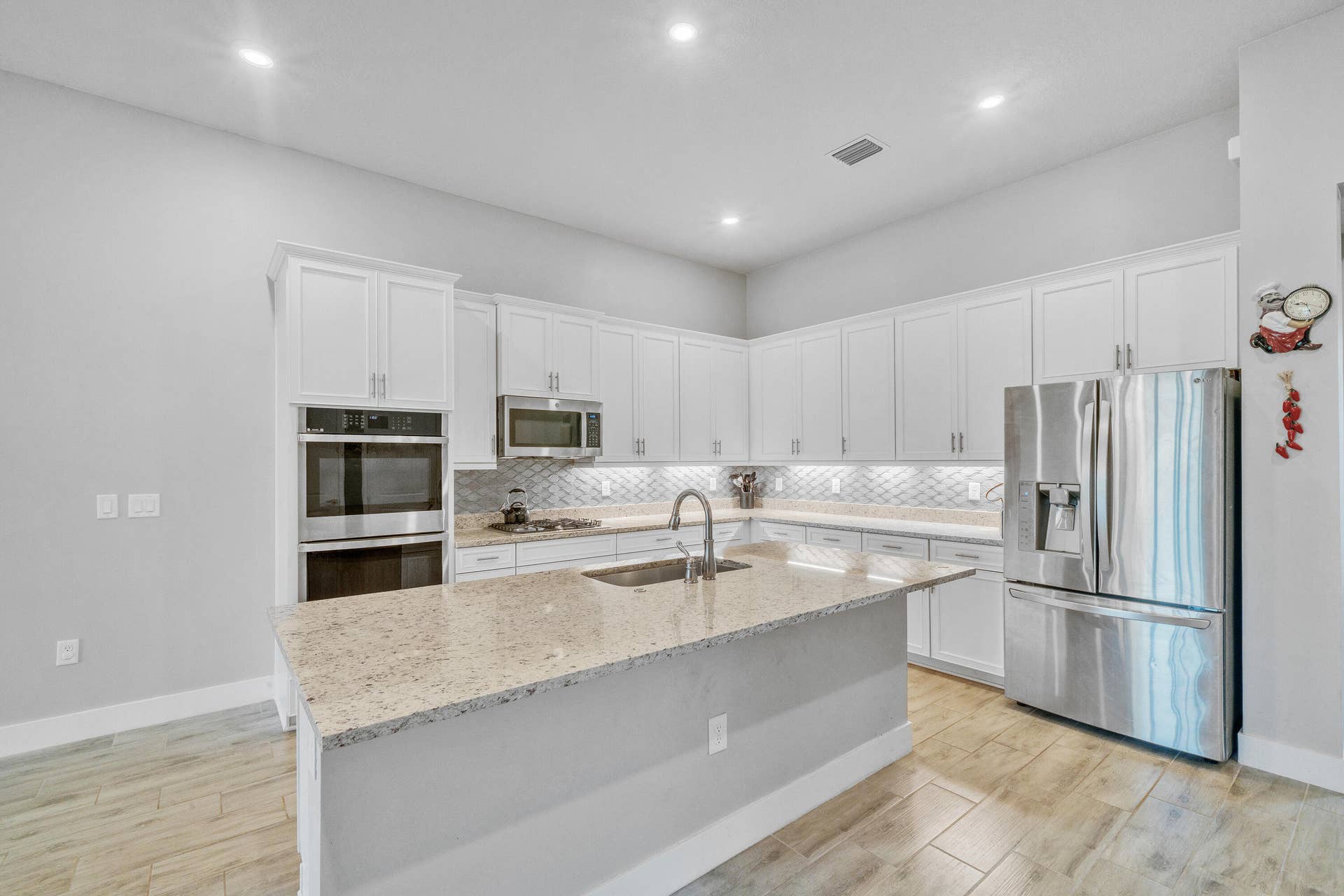 7524 N Blue Spring Drive, Parkland, FL 33067 9 Kitchen (2)