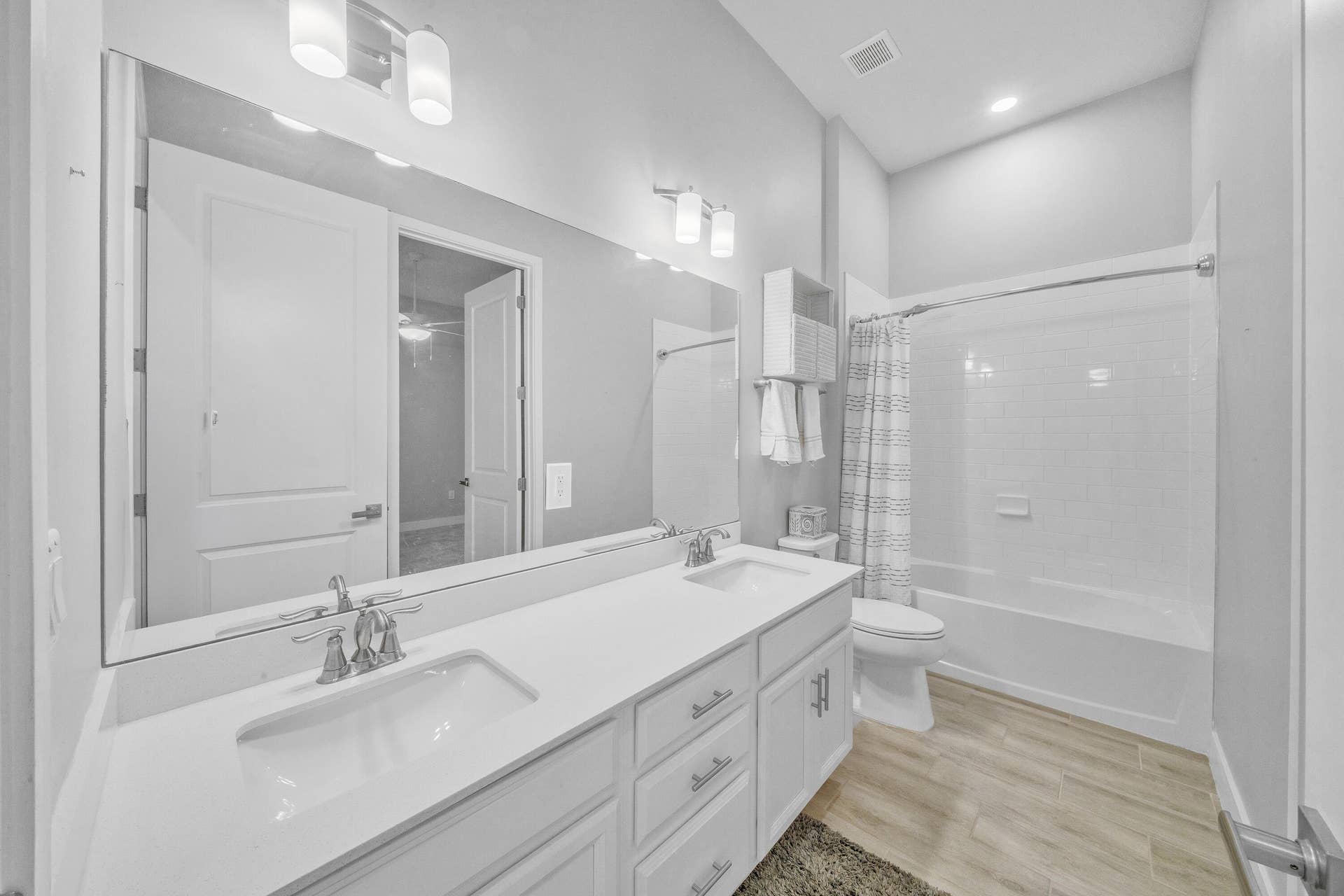 7524 N Blue Spring Drive, Parkland, FL 33067 6 Guest Bathroom (1)