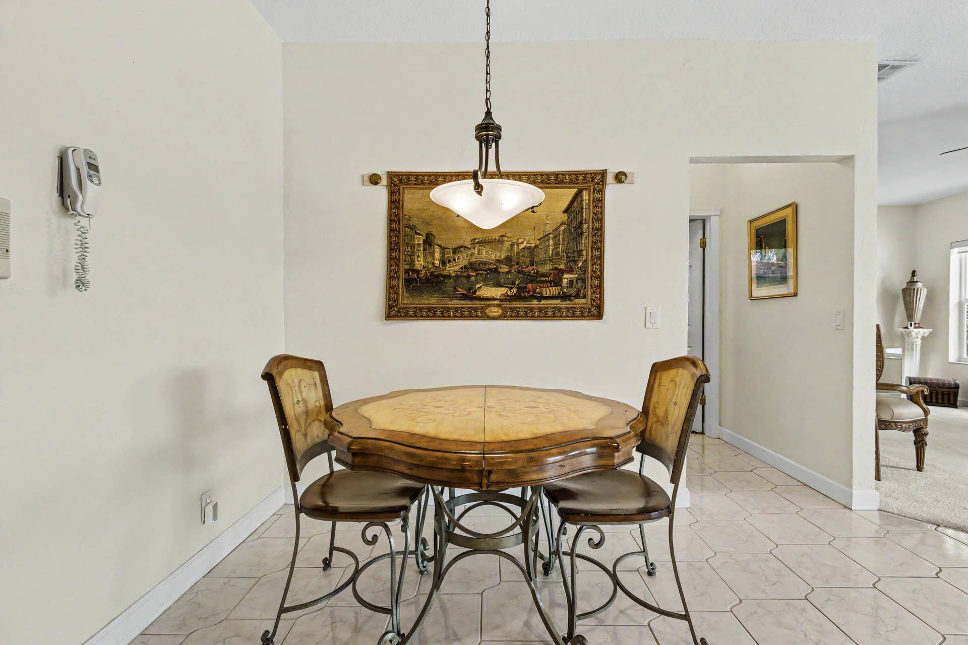 770 Ranch Road, Weston, FL 33326 Breakfast area