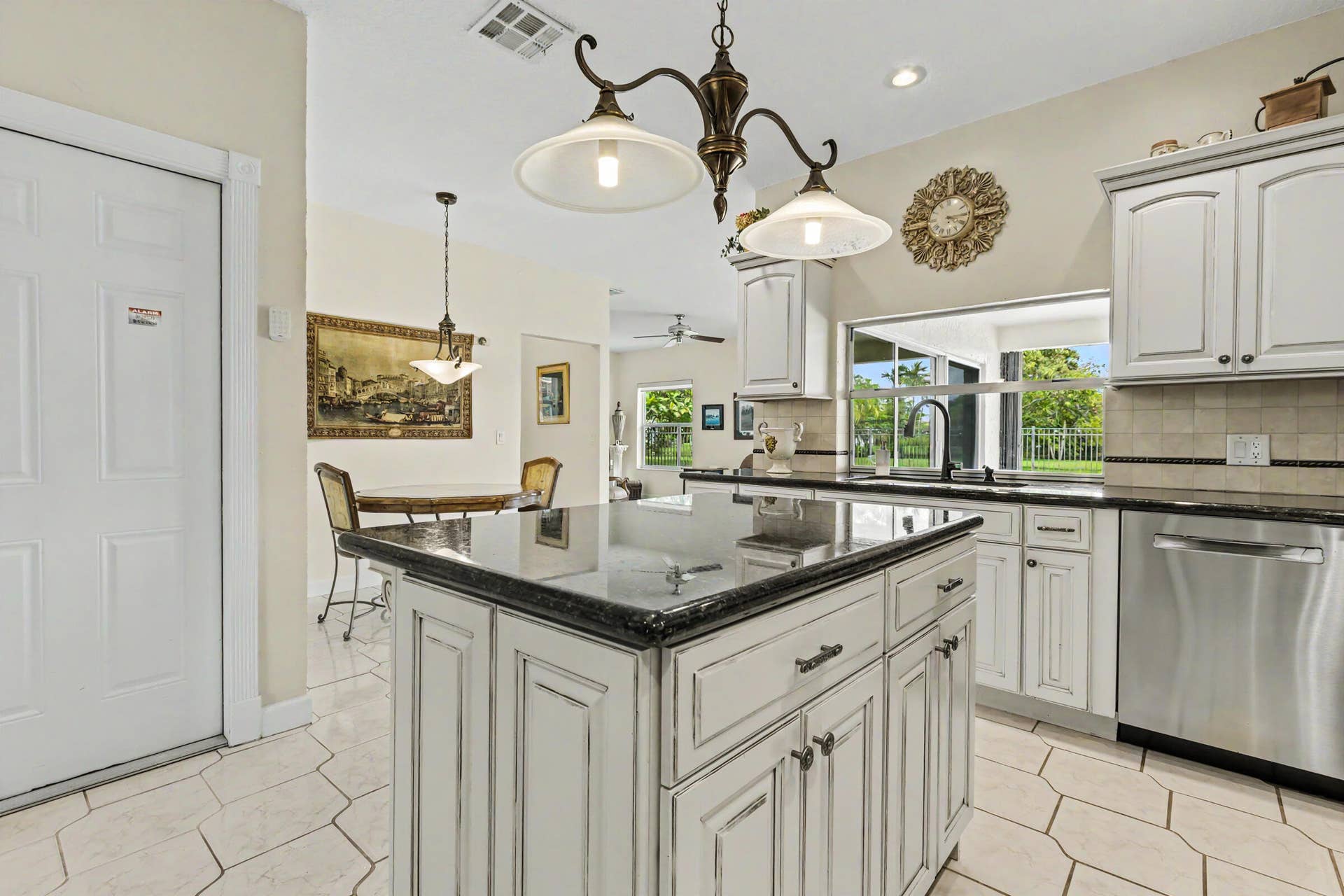 770 Ranch Road, Weston, FL 33326 Open kitchen access from garage