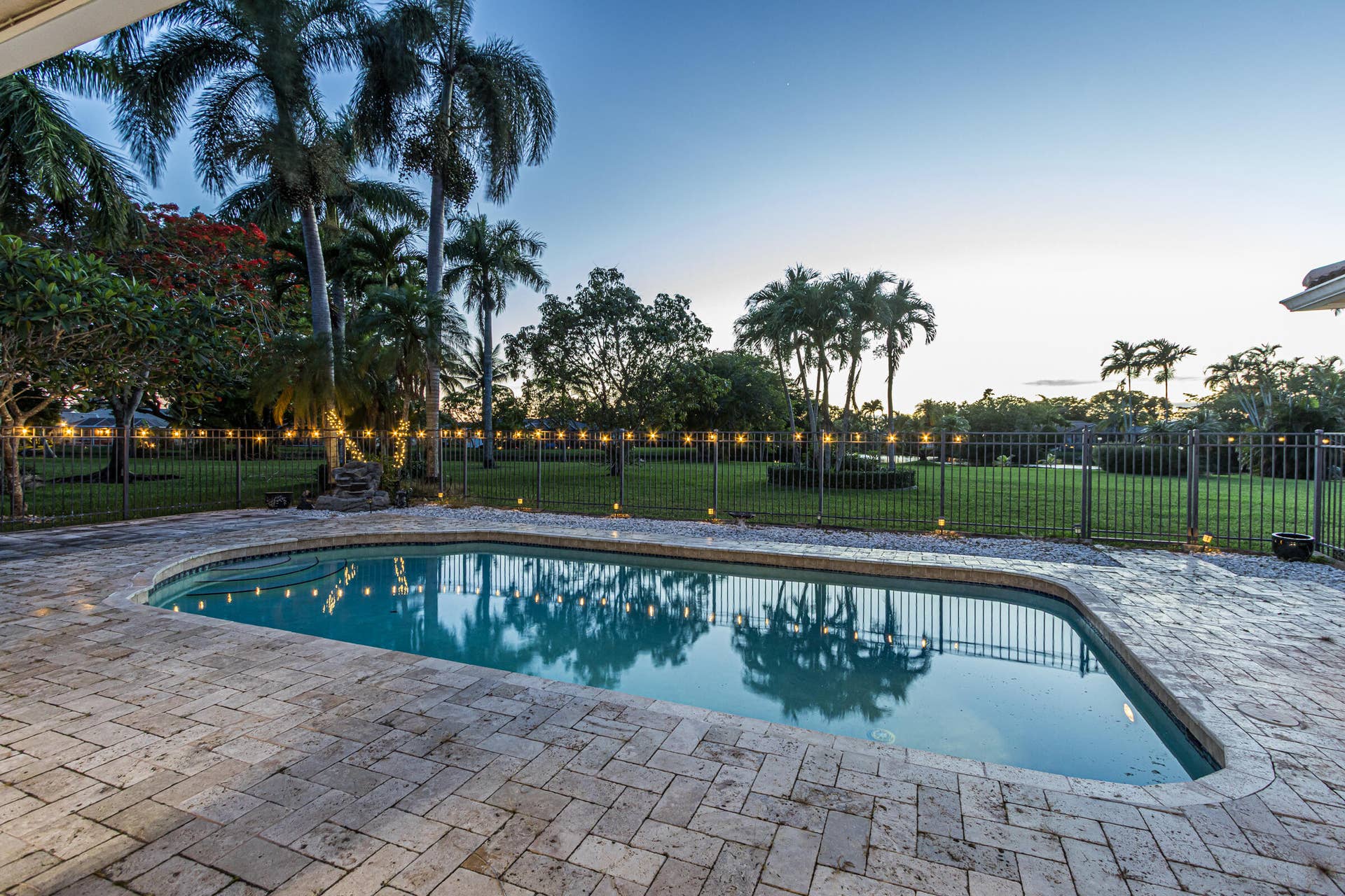 770 Ranch Road, Weston, FL 33326 770-123