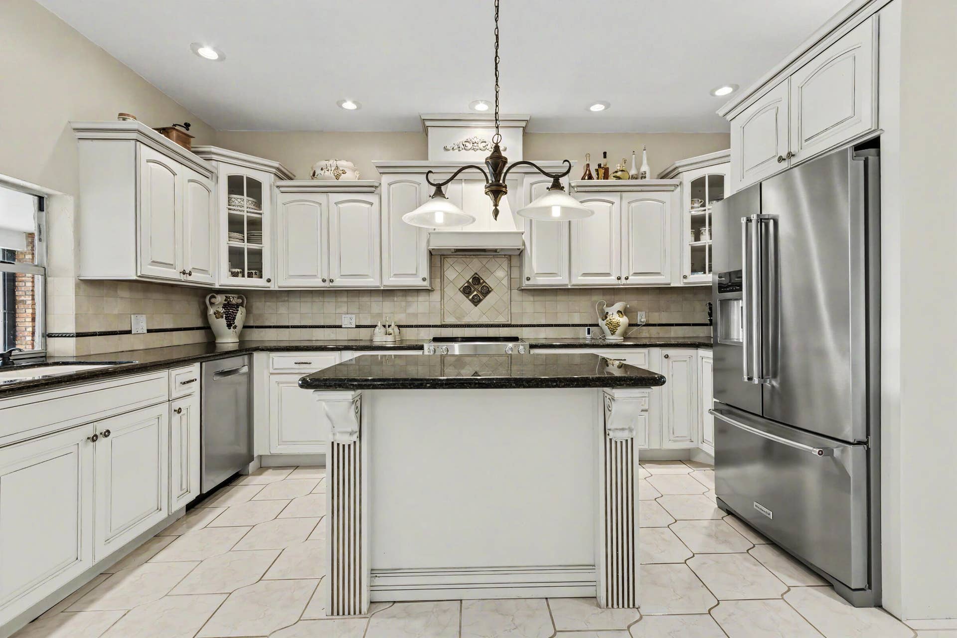 770 Ranch Road, Weston, FL 33326 Kitchen