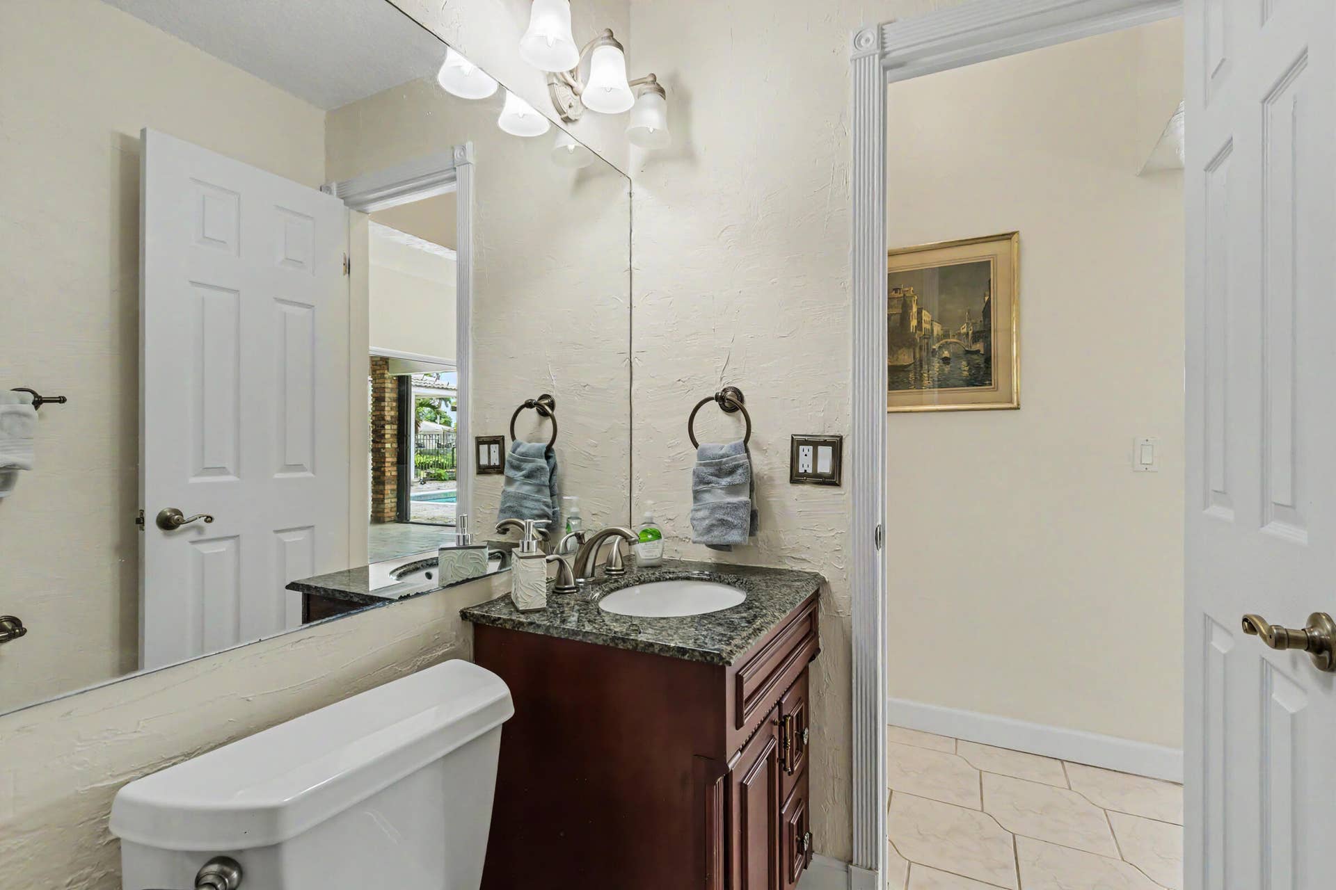 770 Ranch Road, Weston, FL 33326 Full Bathroom near open kitchen area