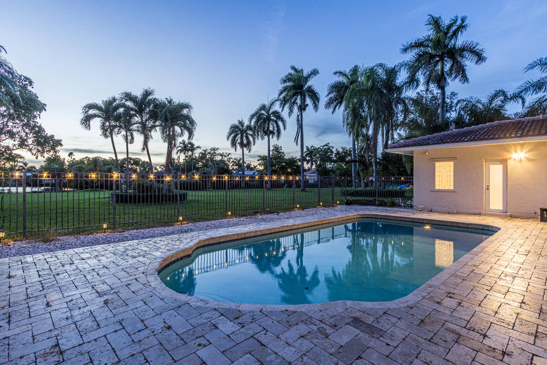 770 Ranch Road, Weston, FL 33326 770-125