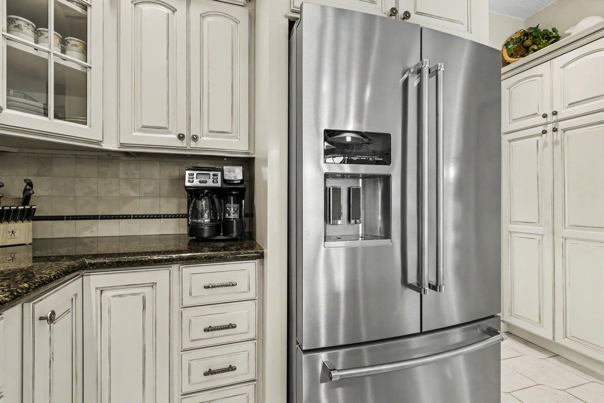 770 Ranch Road, Weston, FL 33326 Plenty of storage including built-in pantry in kitchen