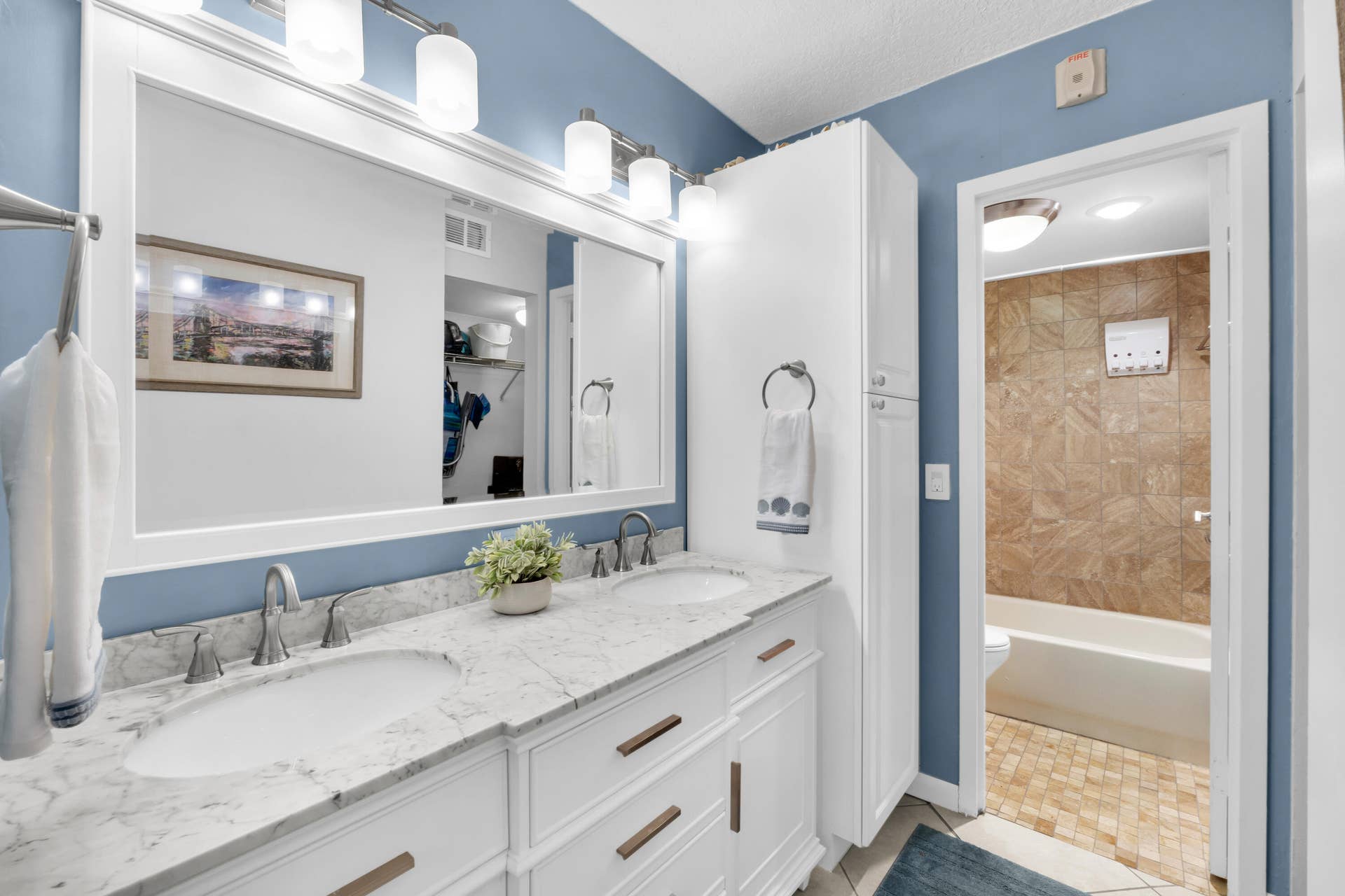 Dual sink bathroom
