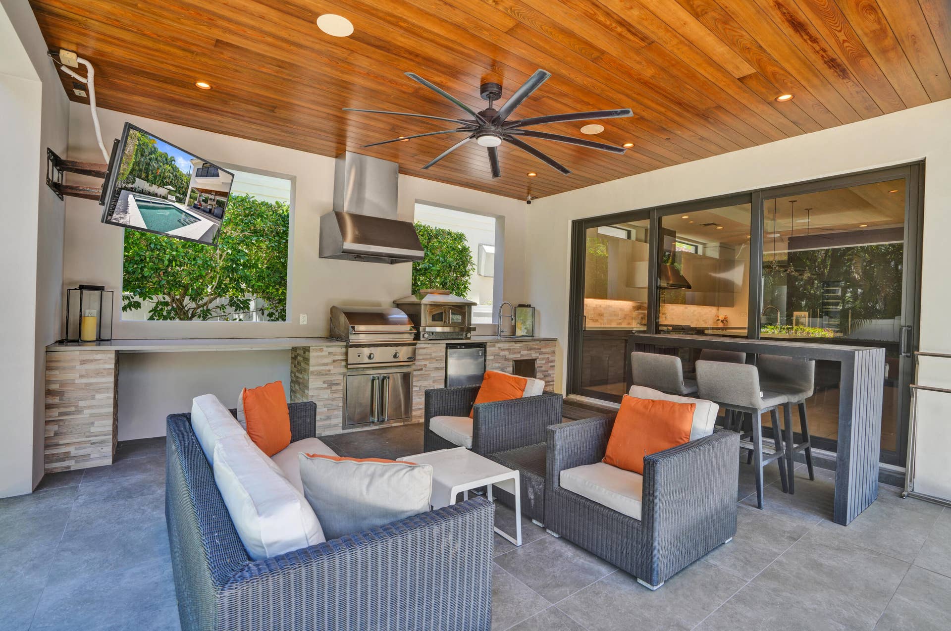 918 SE 8th Street, Fort Lauderdale, FL 33316 Spacious for entertaining!
