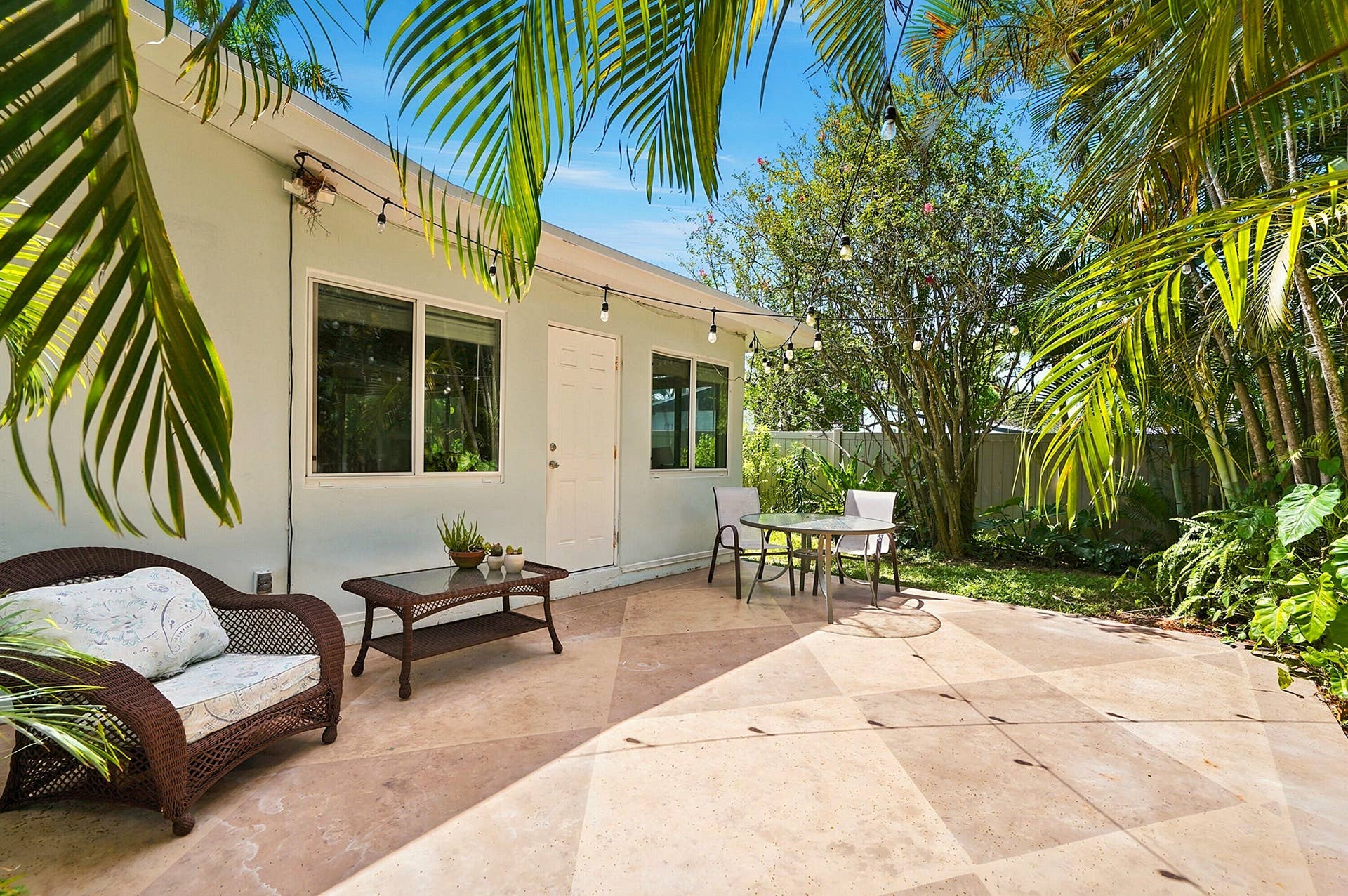 2417 NW 7th Avenue, Wilton Manors, FL 33311 32_patio