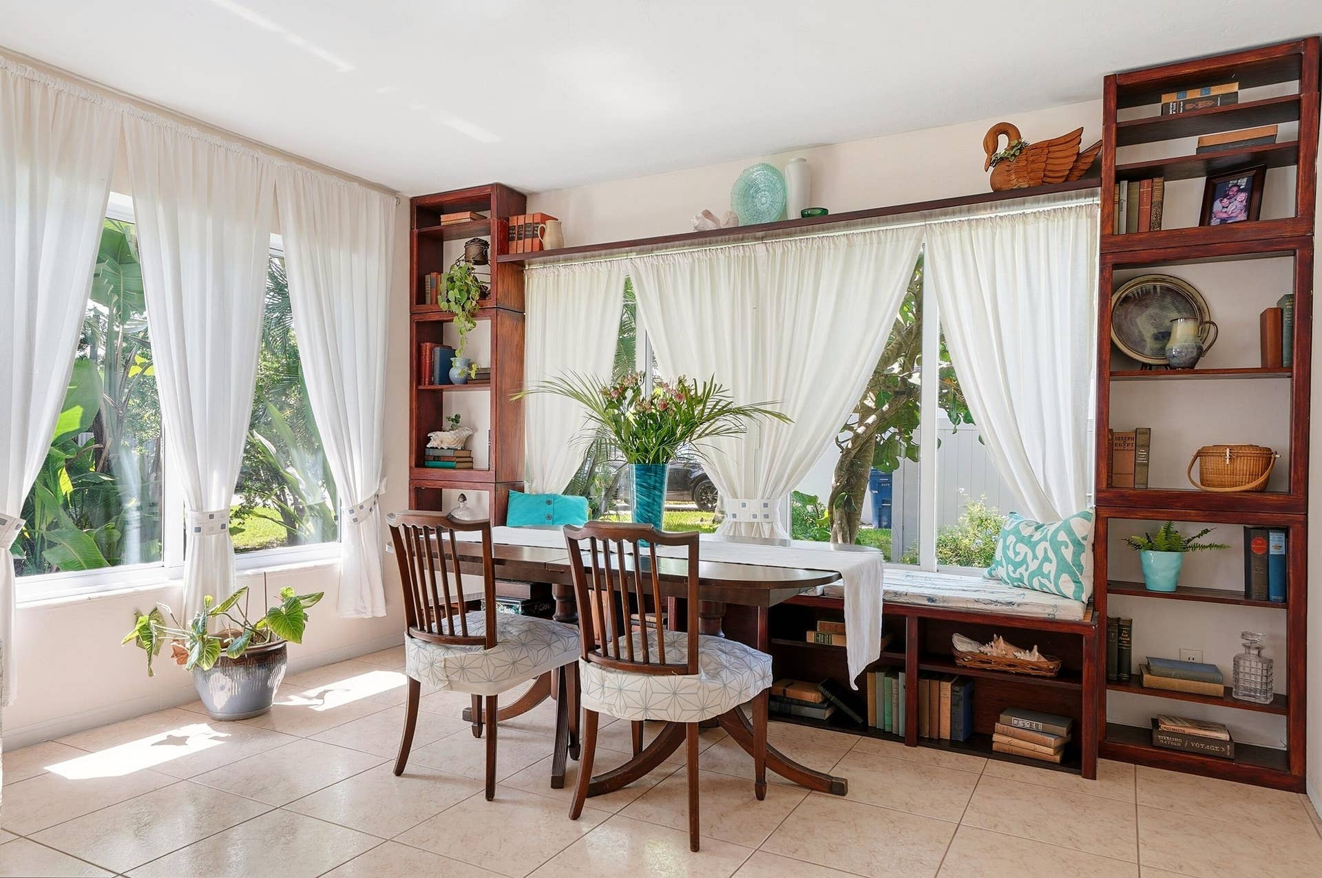 2417 NW 7th Avenue, Wilton Manors, FL 33311 19_dining area