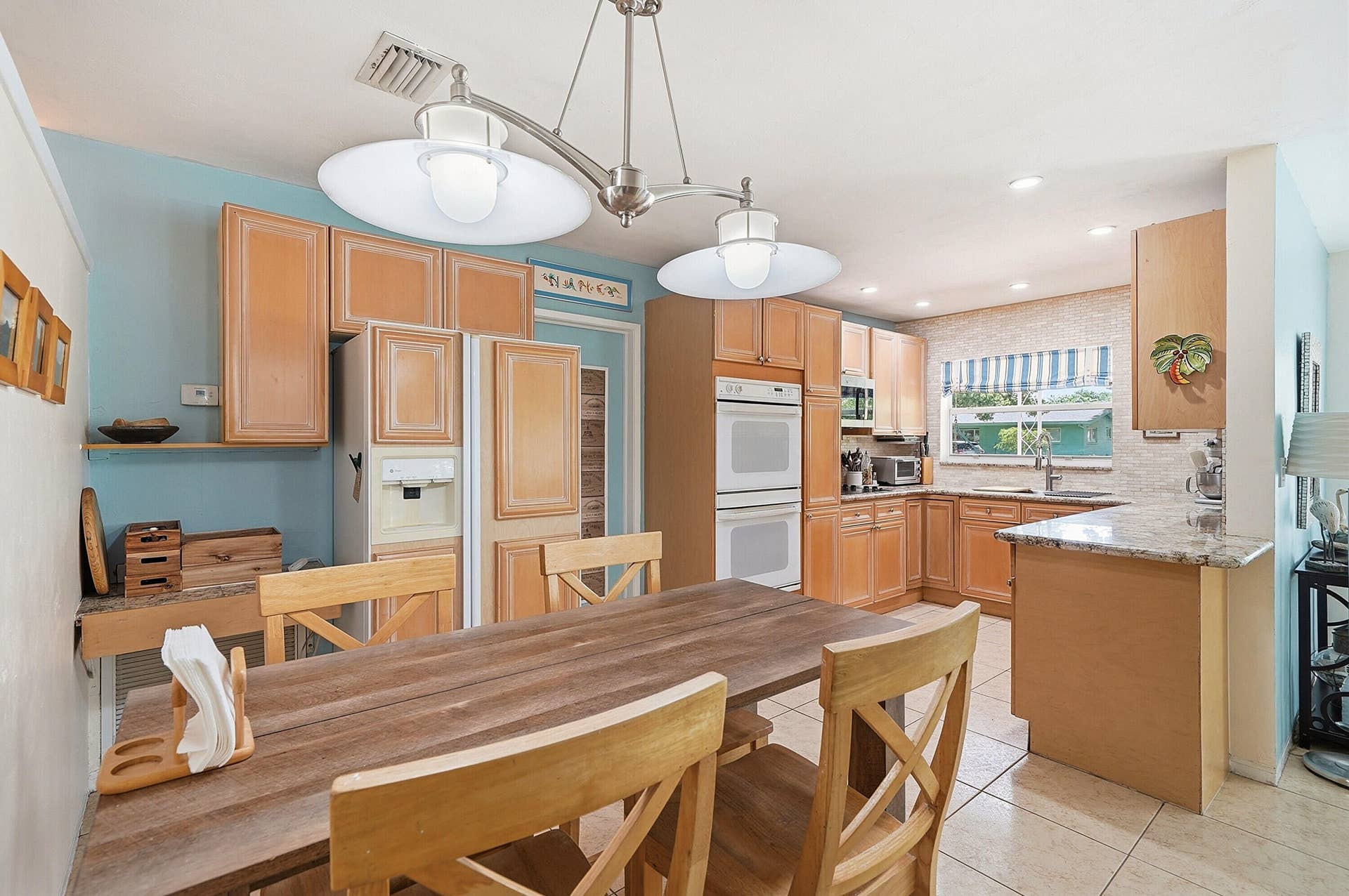 2417 NW 7th Avenue, Wilton Manors, FL 33311 12_kitchen dining