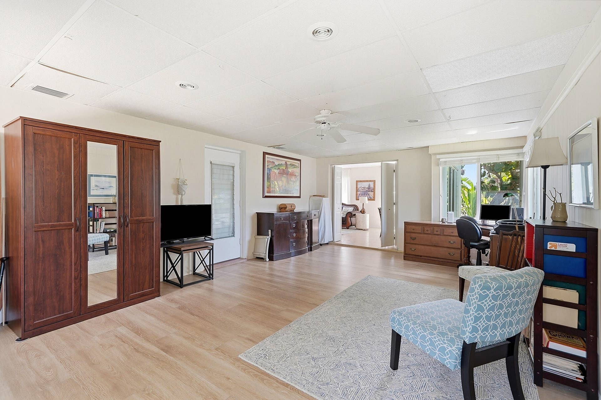 2417 NW 7th Avenue, Wilton Manors, FL 33311 07_family room