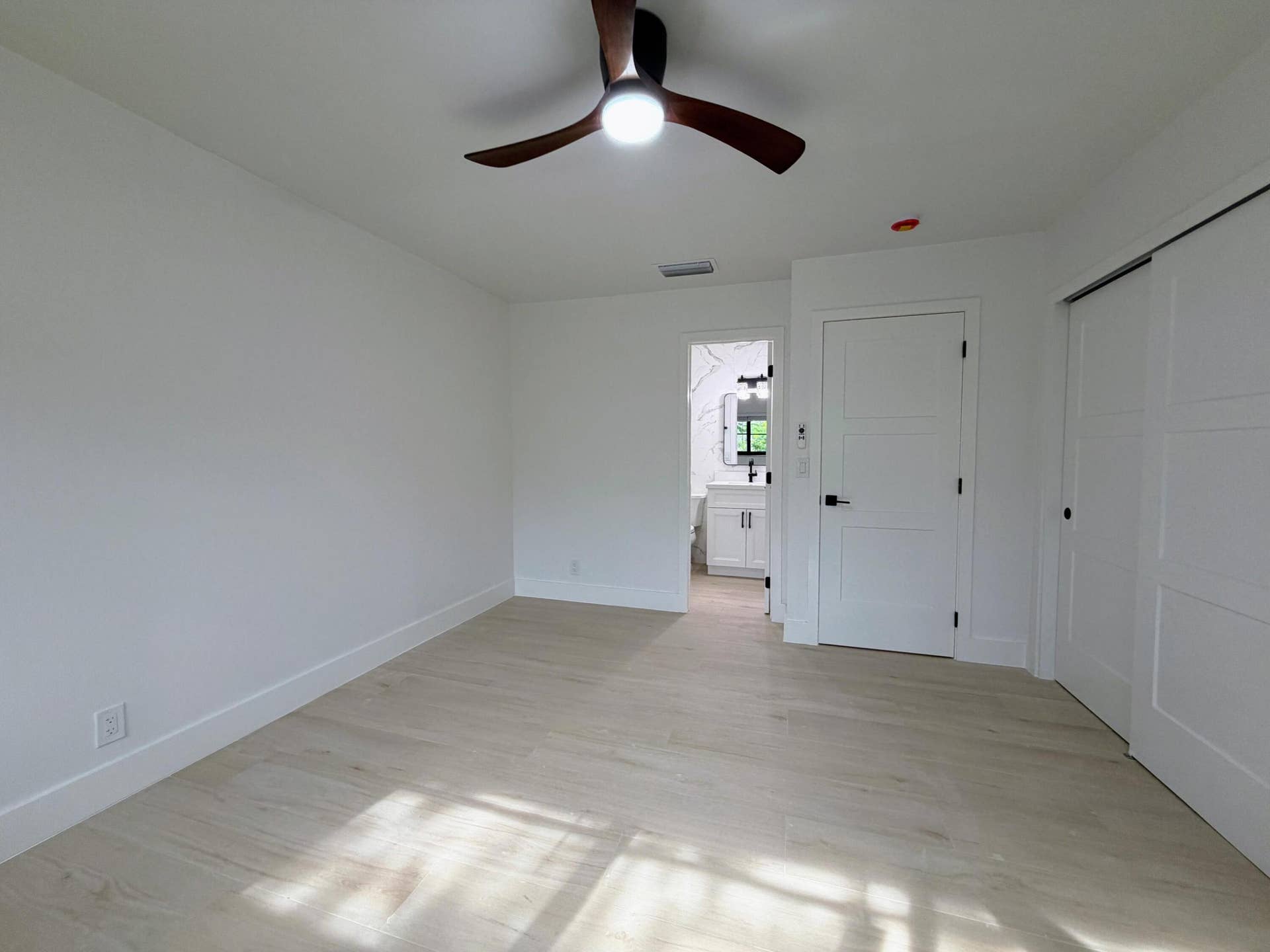 575 NE 7th Avenue, #4b, Fort Lauderdale, FL 33301 IMG_9029